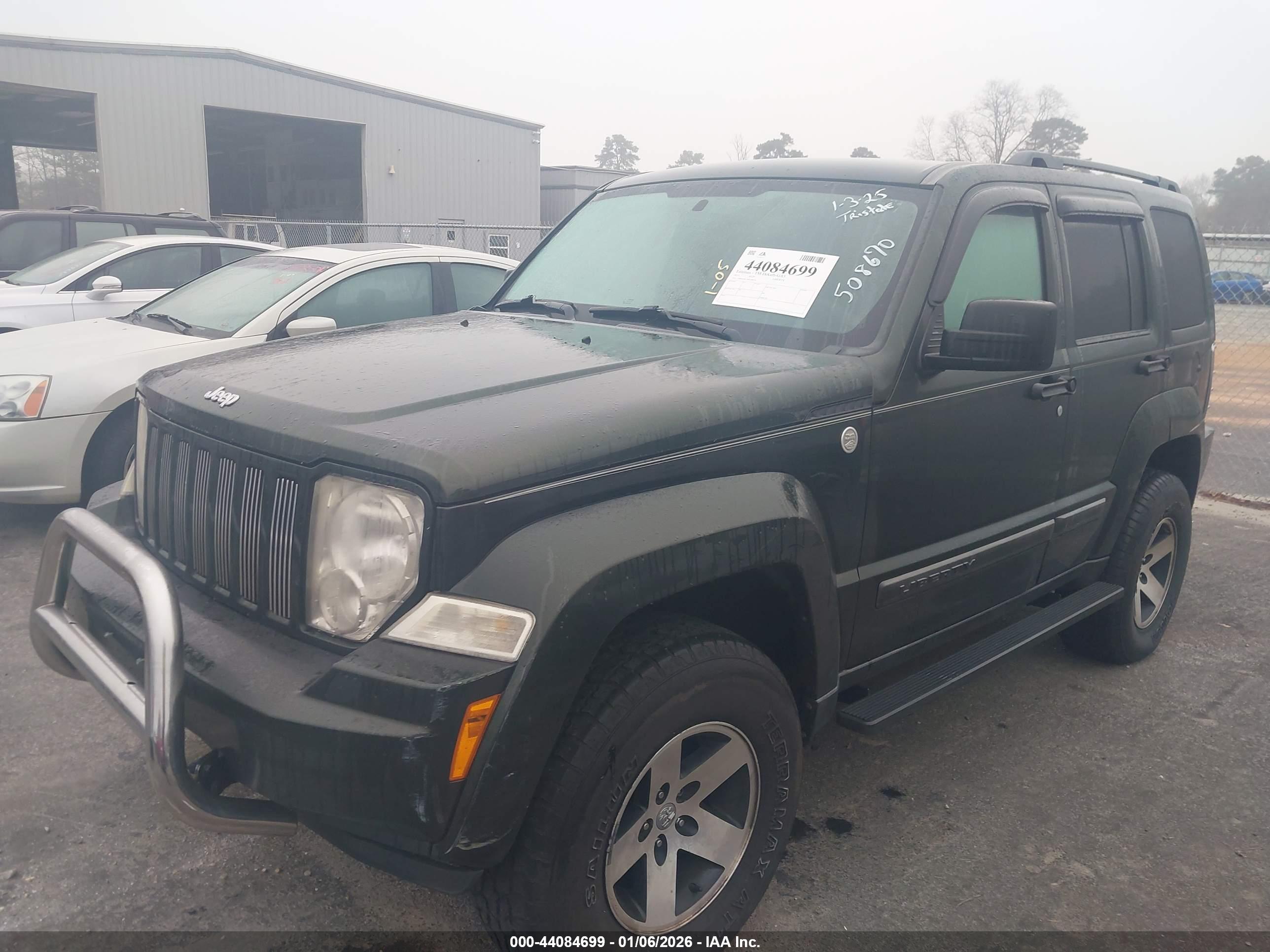 JEEP LIBERTY image 6