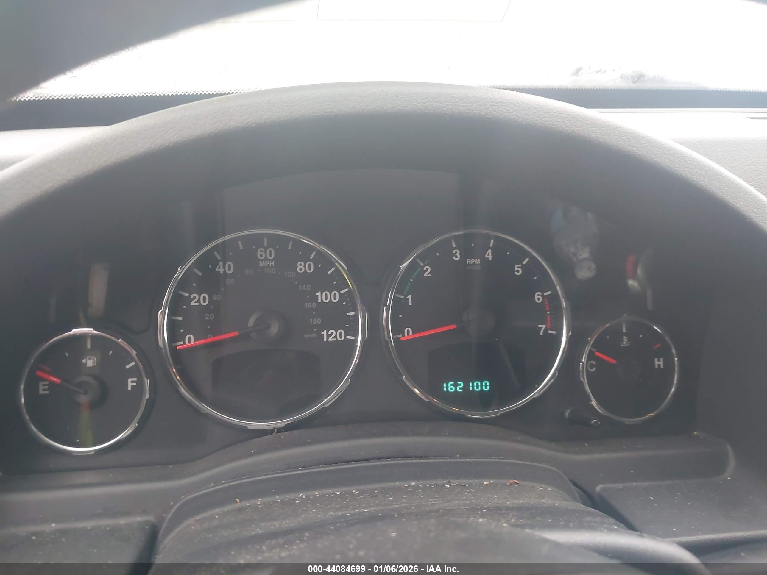 JEEP LIBERTY image 7