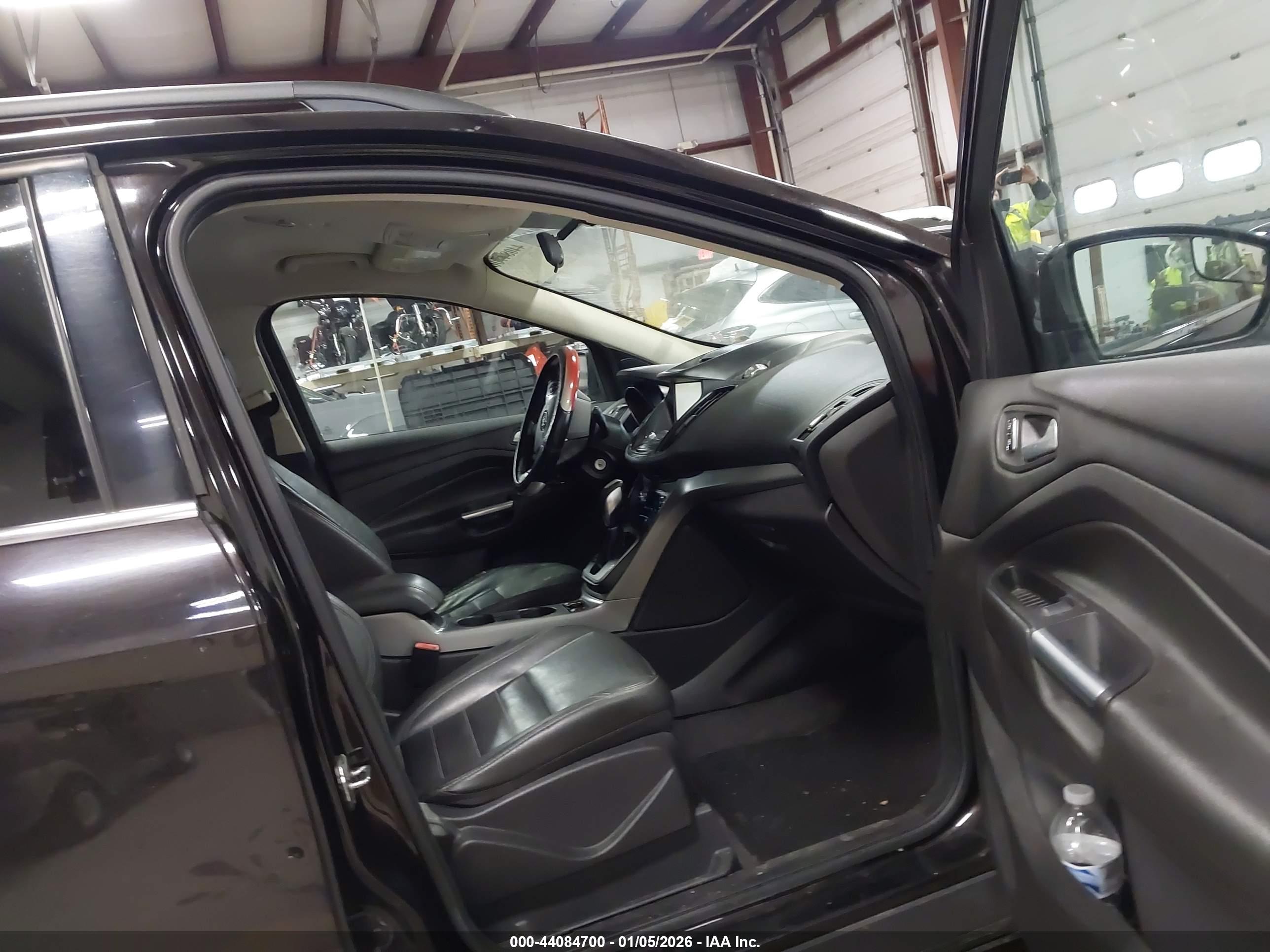 FORD ESCAPE image 5