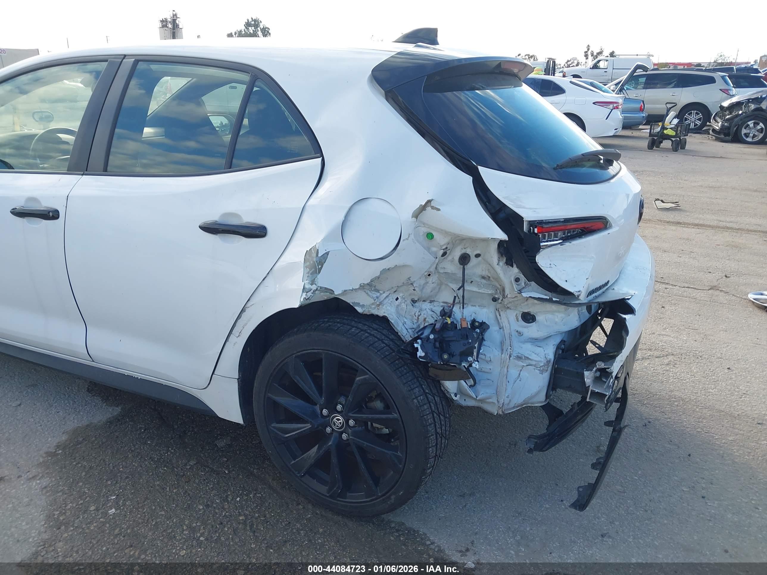 TOYOTA COROLLA image 6