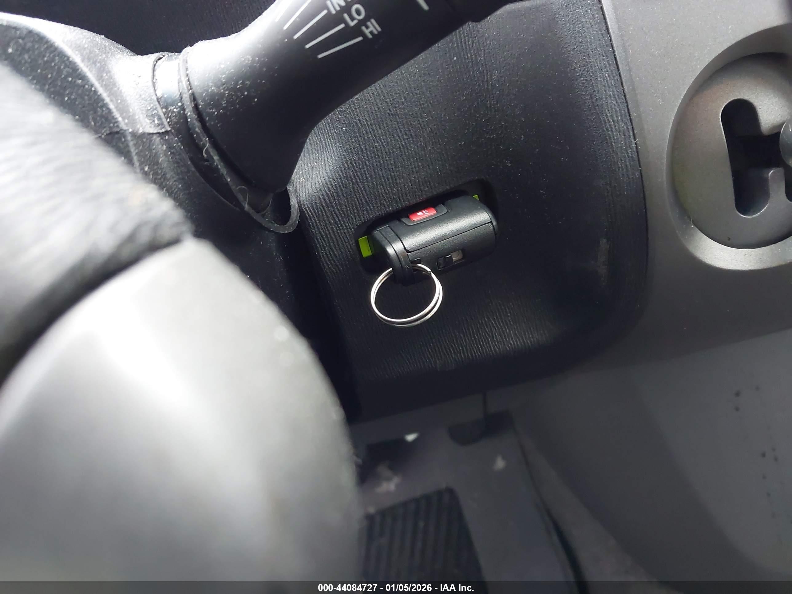 TOYOTA PRIUS image 11
