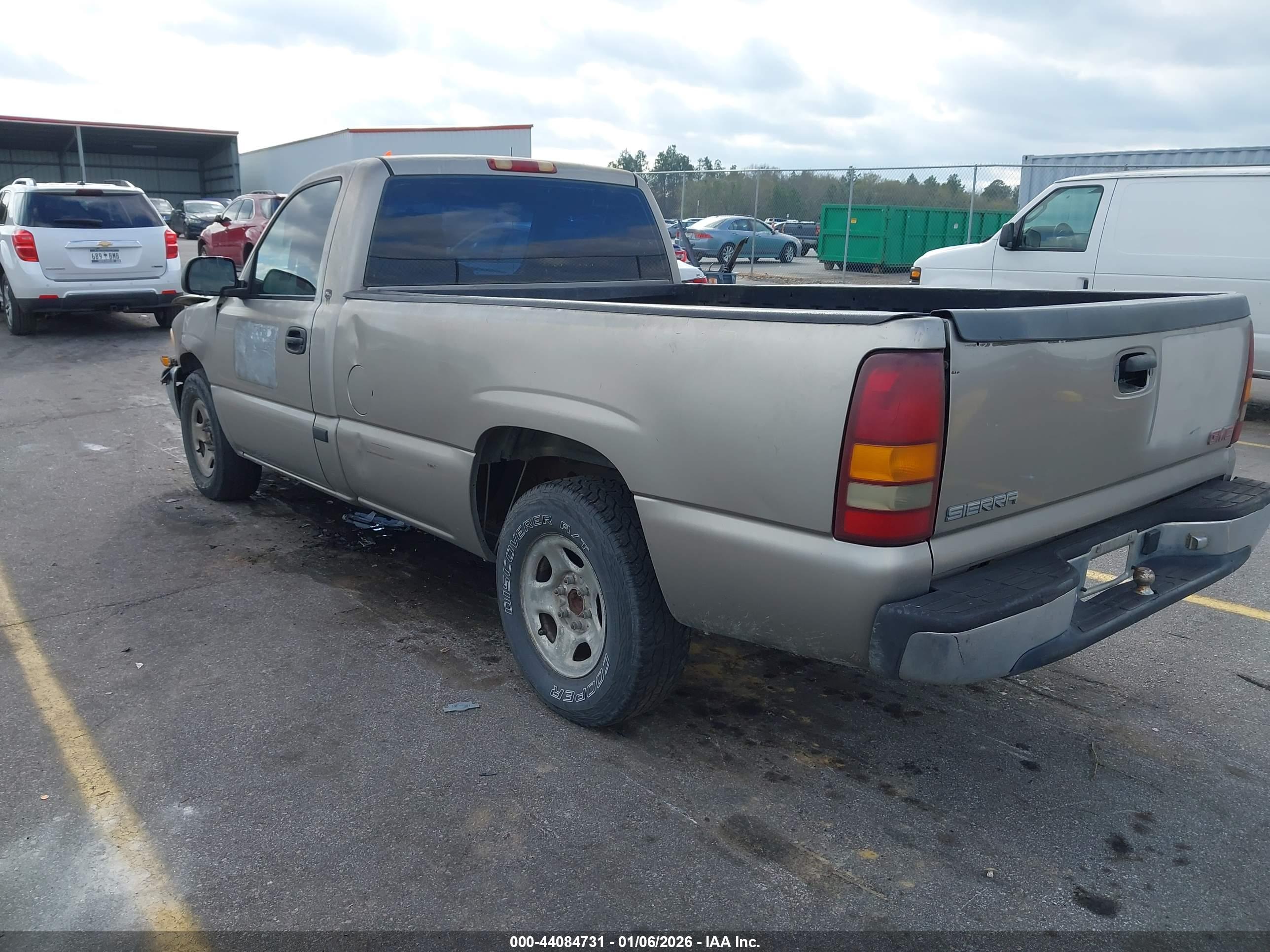 GMC SIERRA image 3