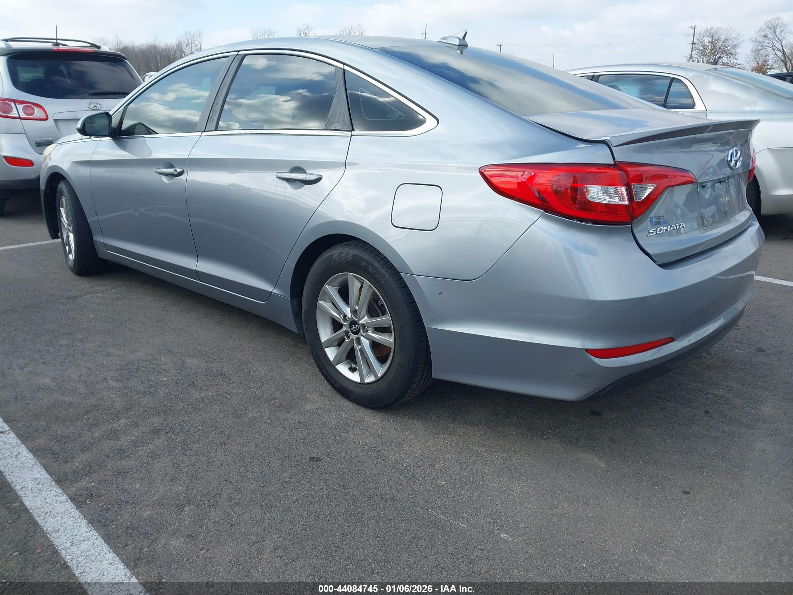 HYUNDAI SONATA image 3