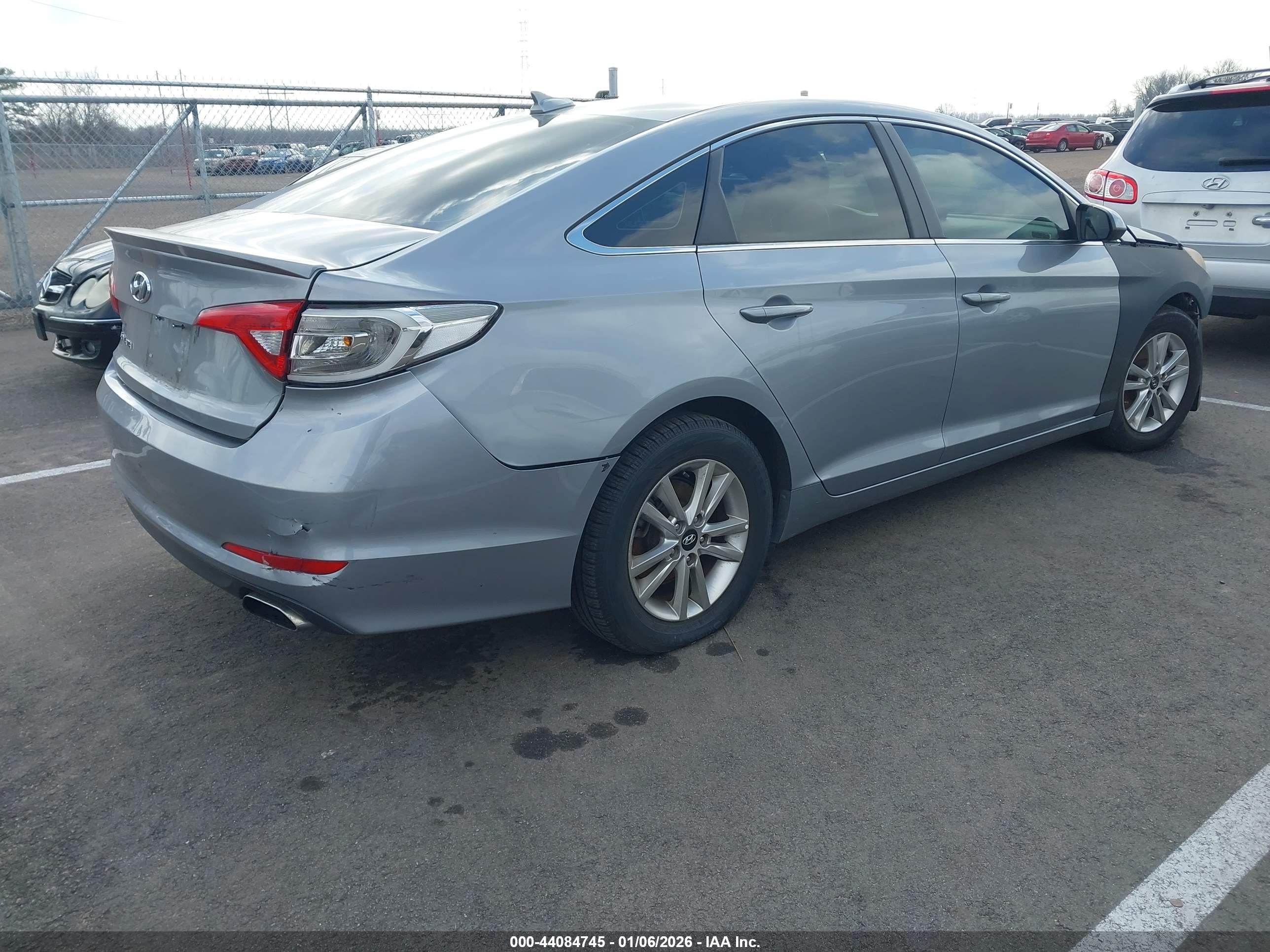 HYUNDAI SONATA image 4