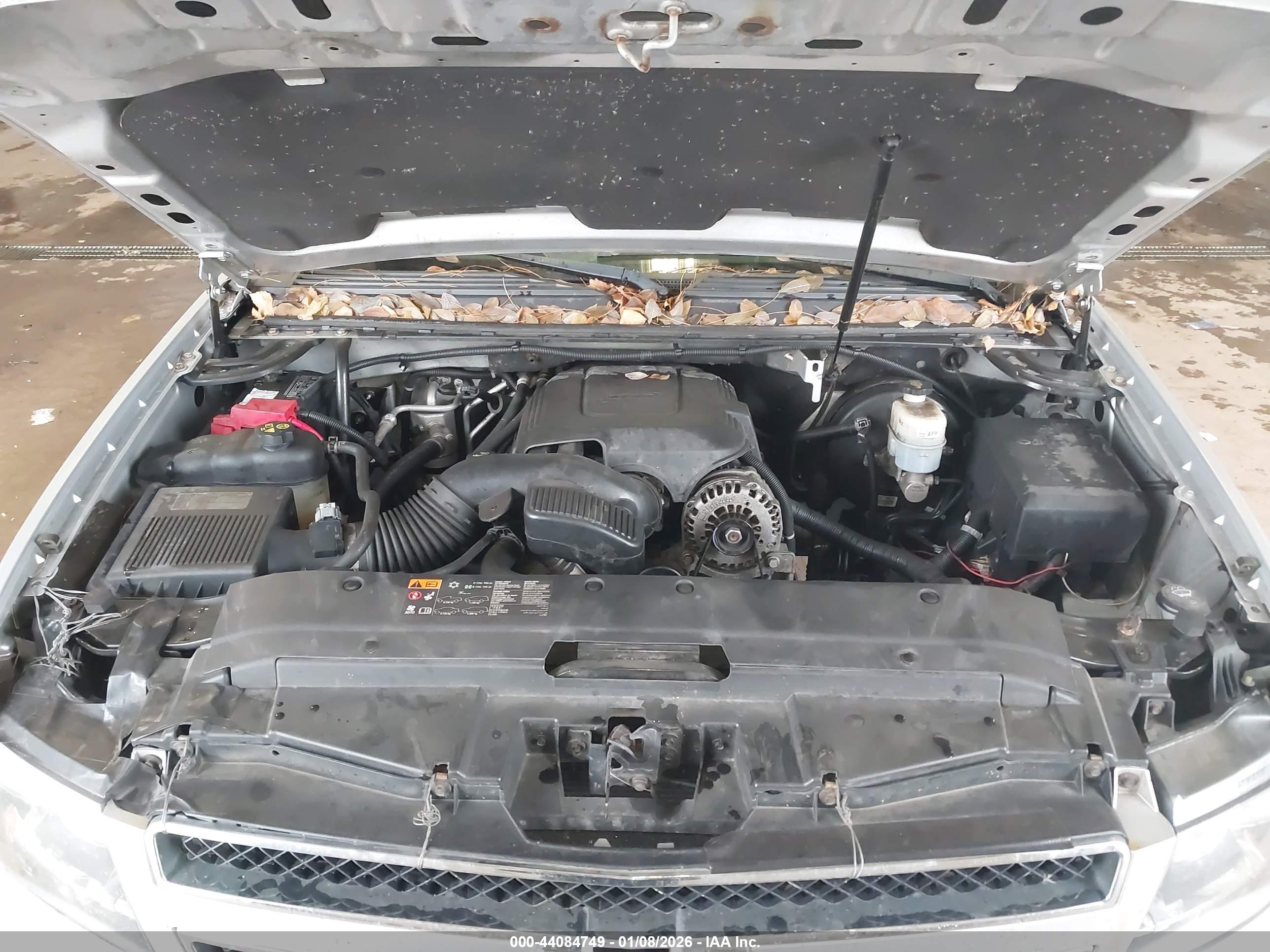 CHEVROLET SUBURBAN image 10