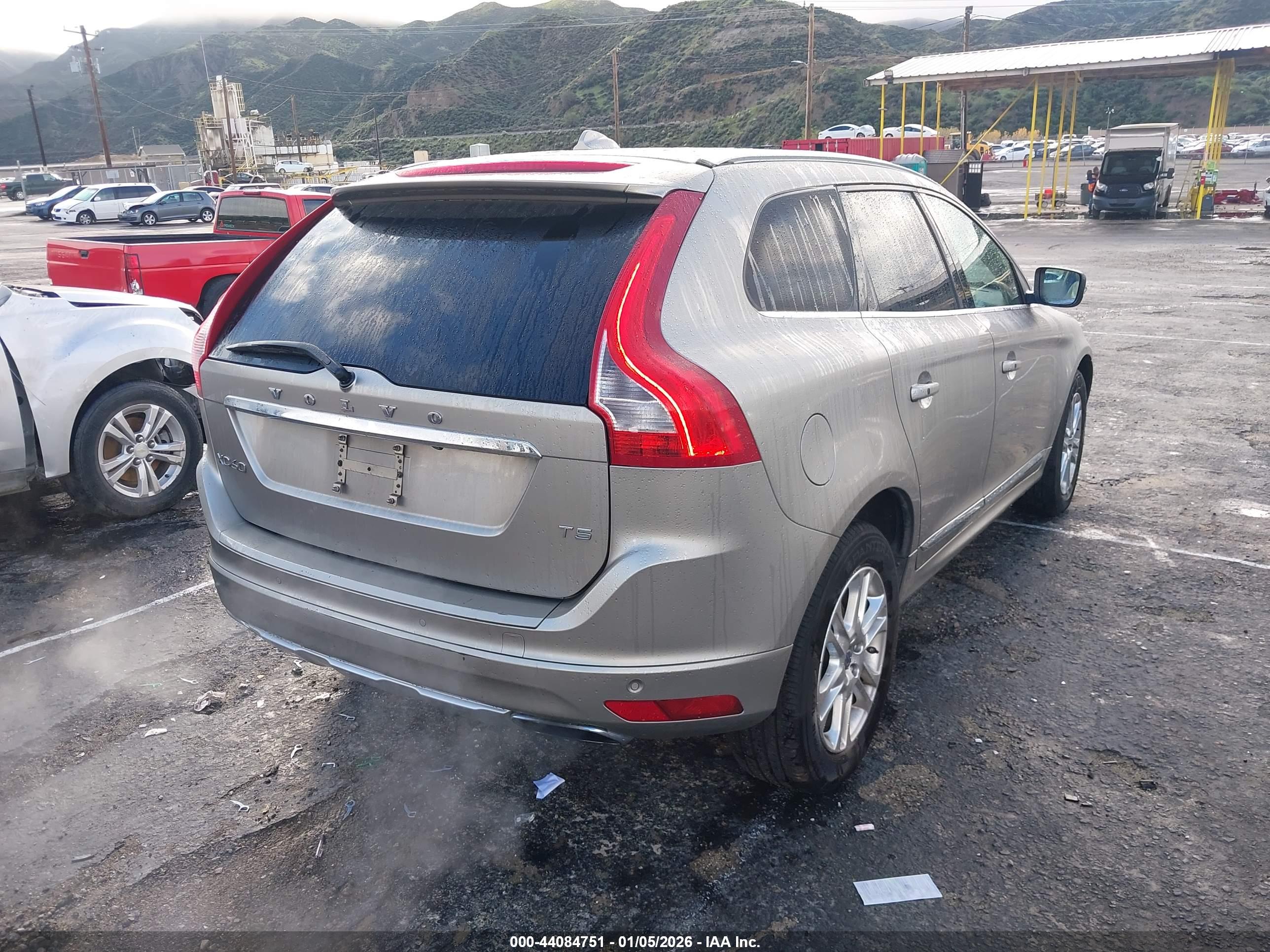 VOLVO XC60 image 4