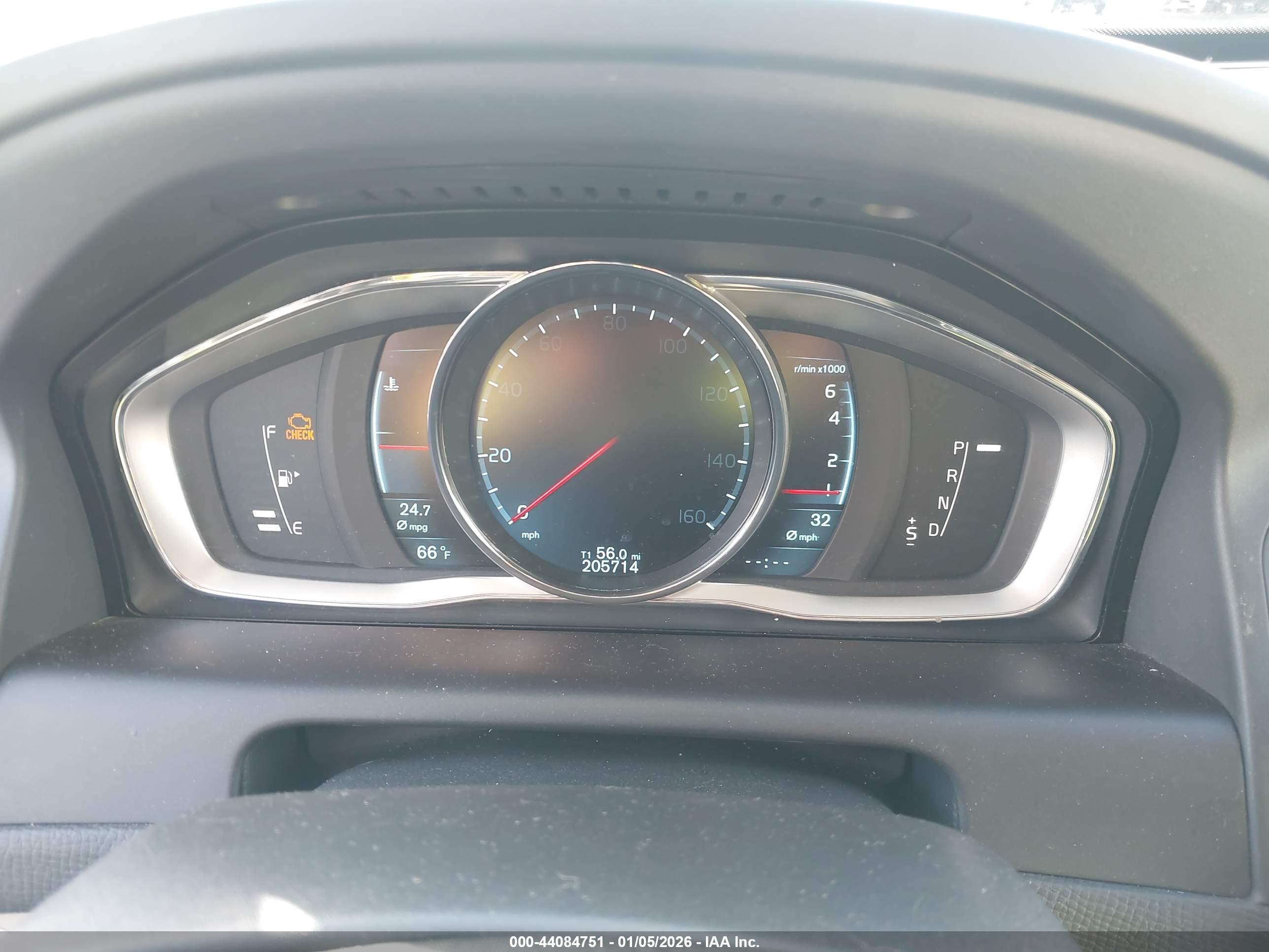 VOLVO XC60 image 7