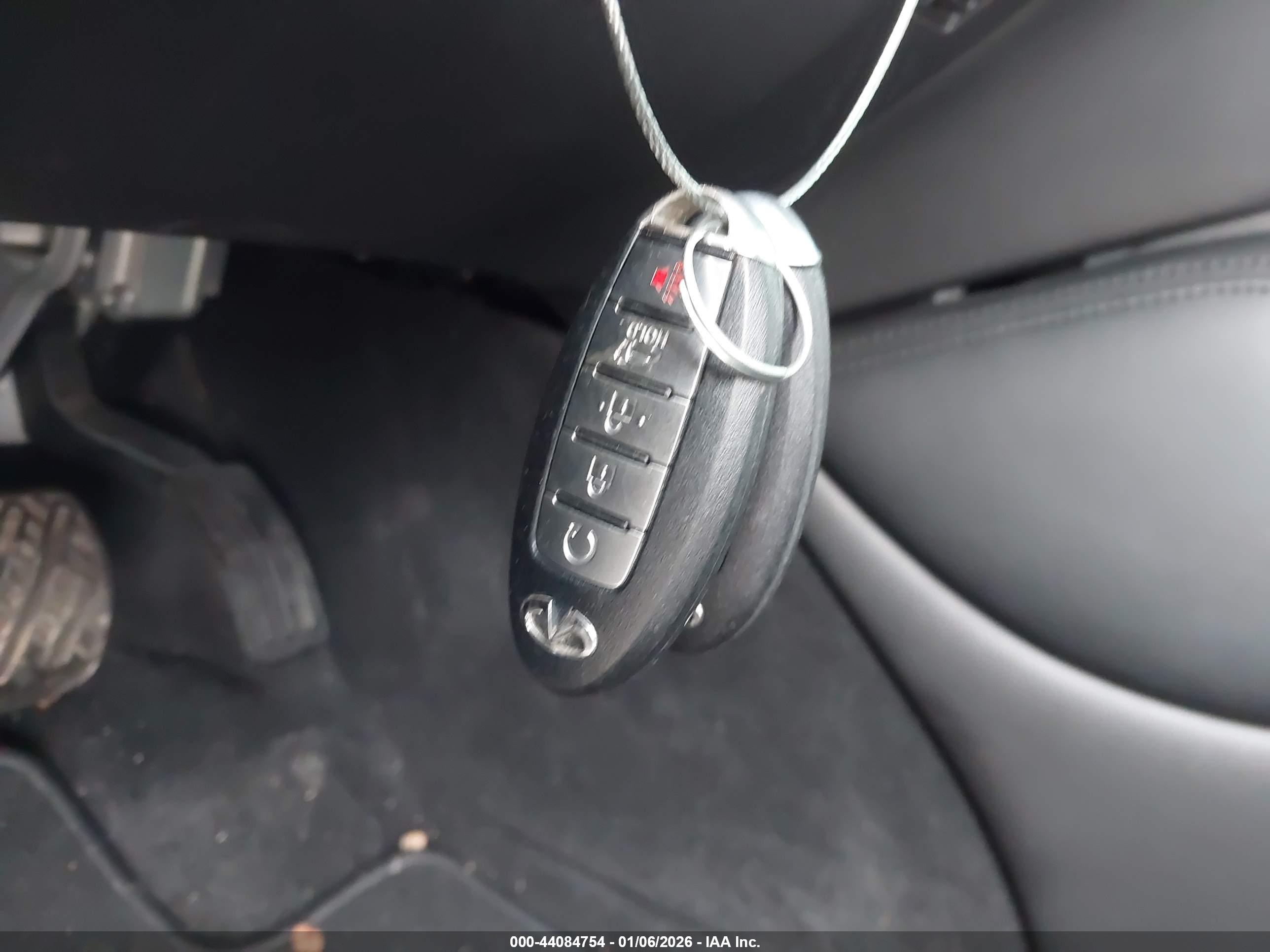 INFINITI JX35 image 11