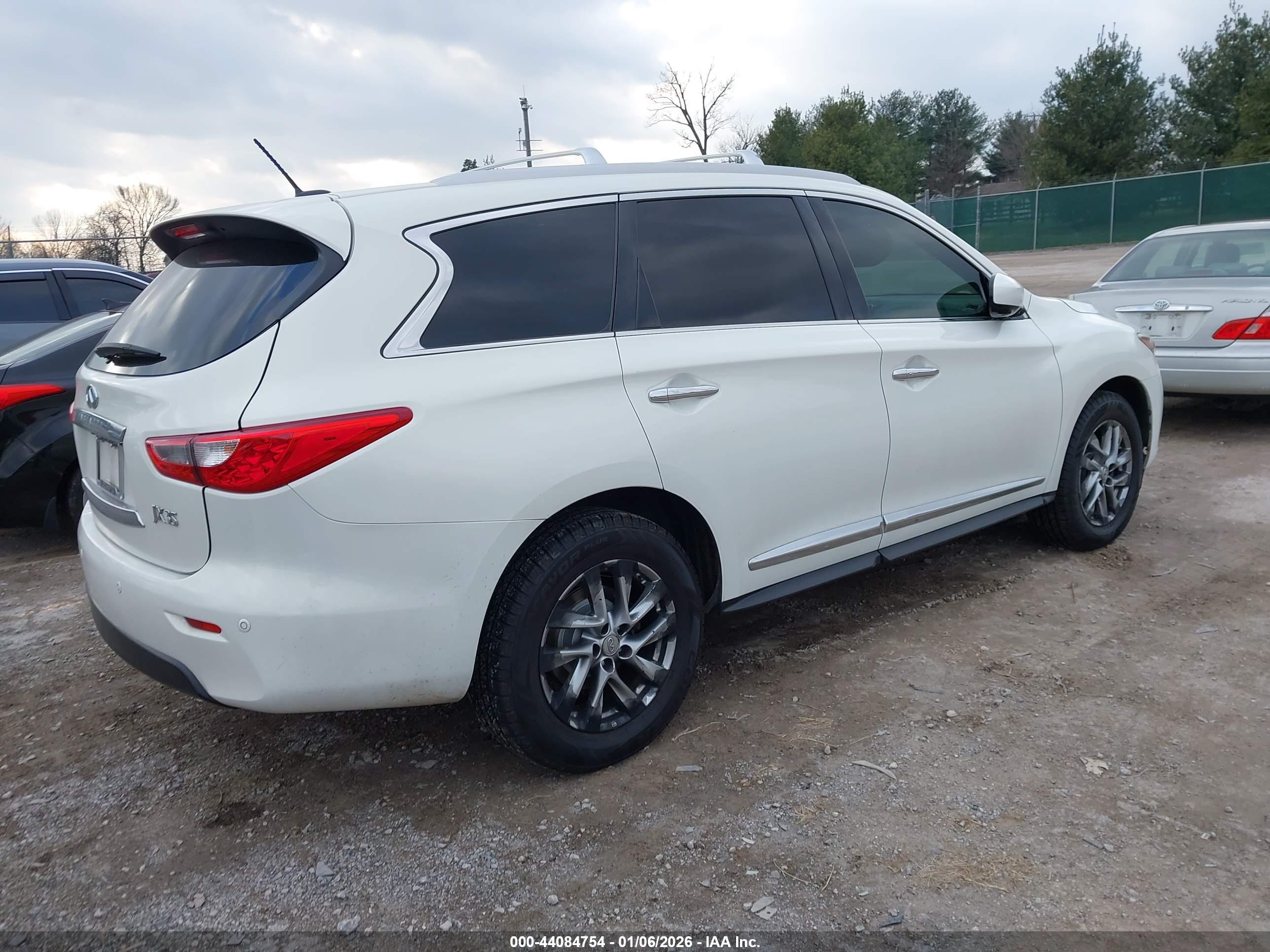 INFINITI JX35 image 4
