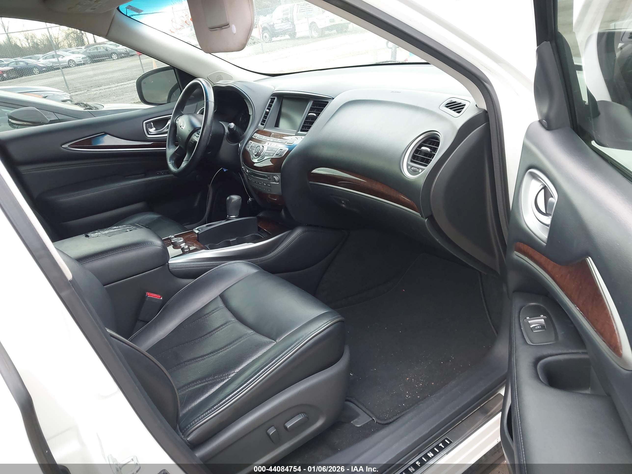 INFINITI JX35 image 5