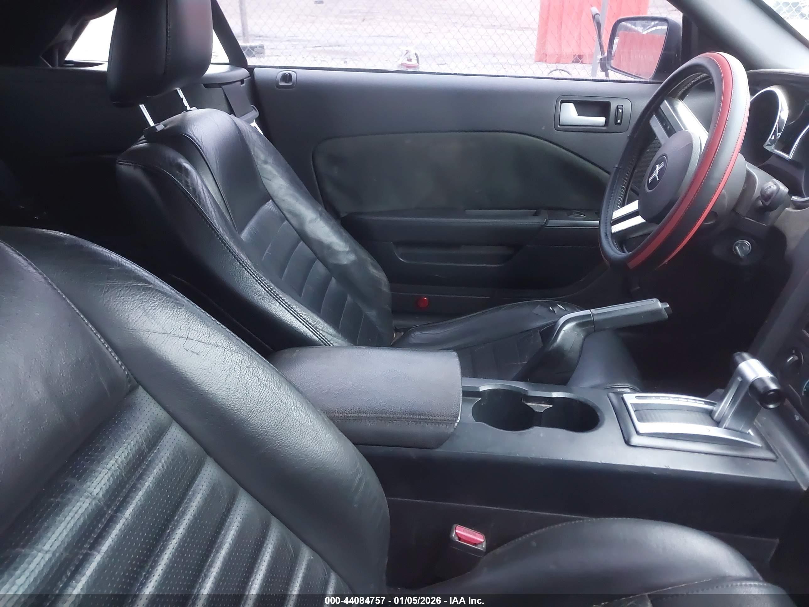 FORD MUSTANG image 5