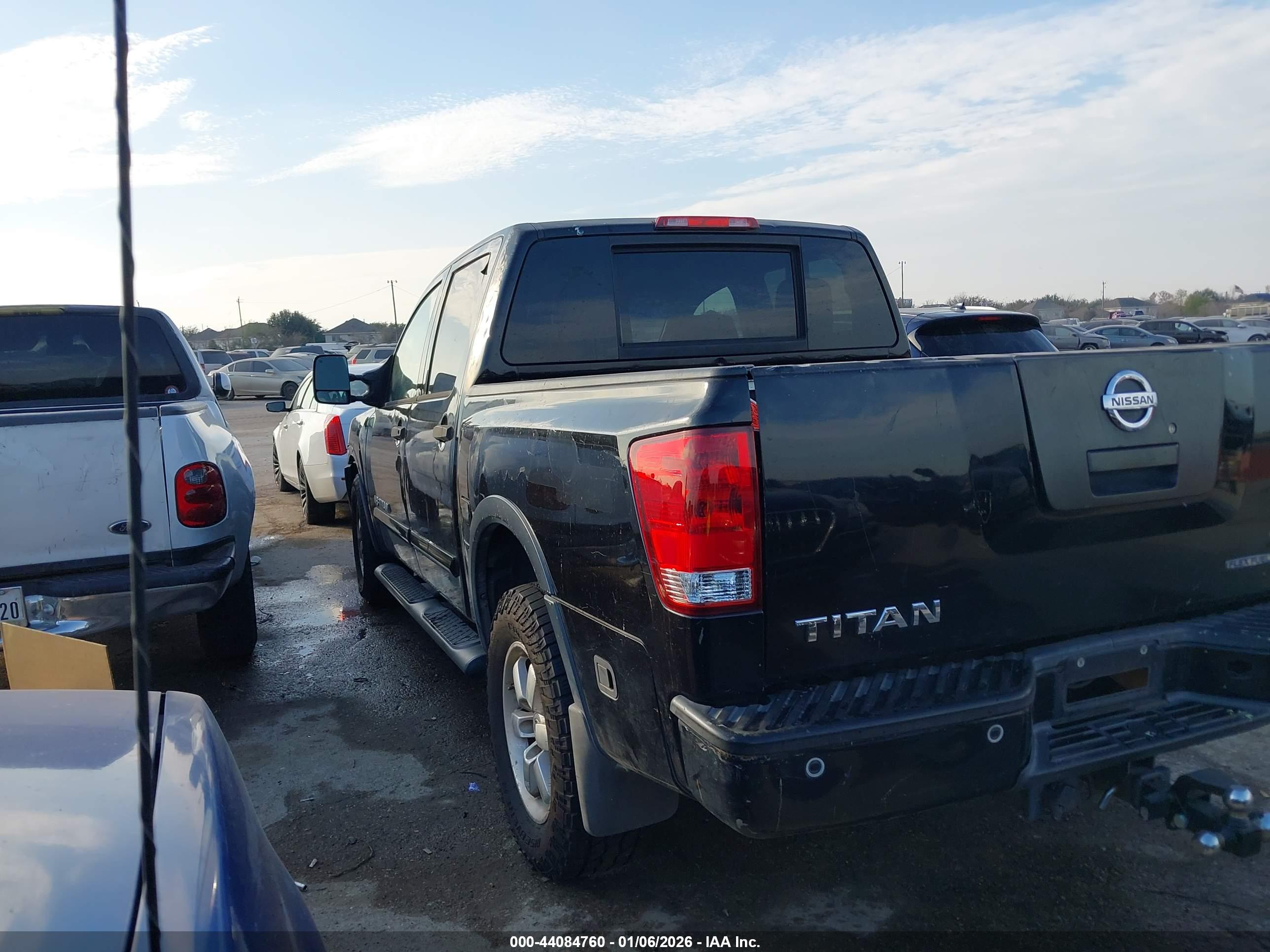 NISSAN TITAN image 3