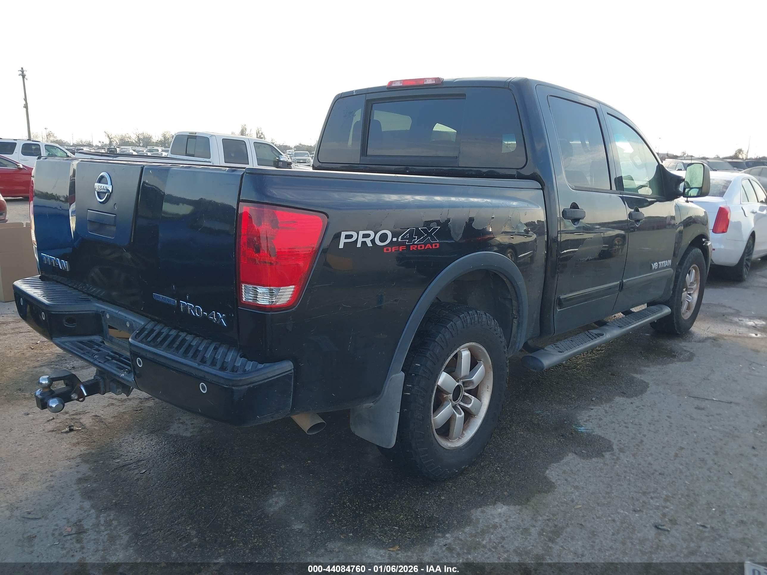 NISSAN TITAN image 4