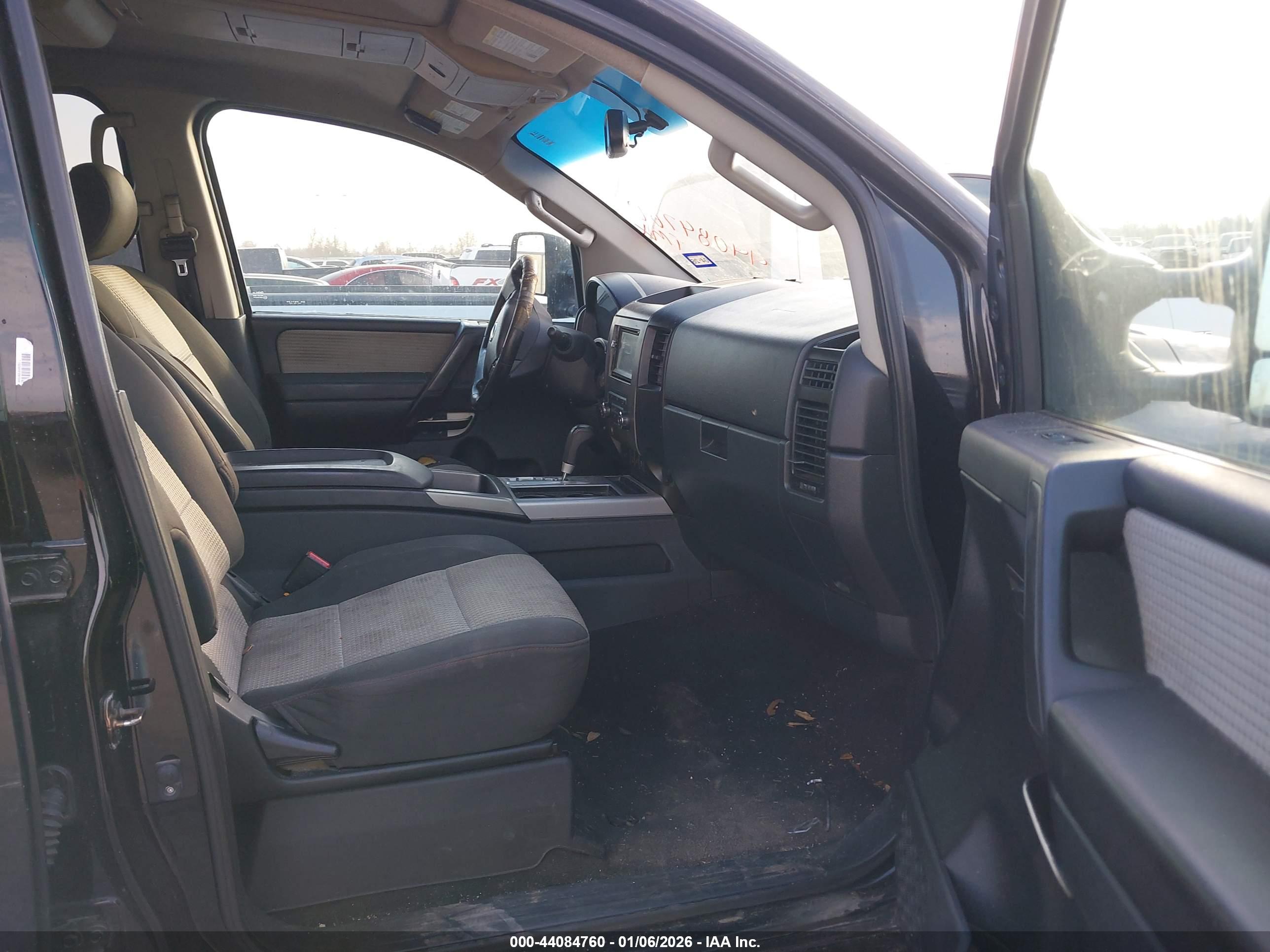 NISSAN TITAN image 5