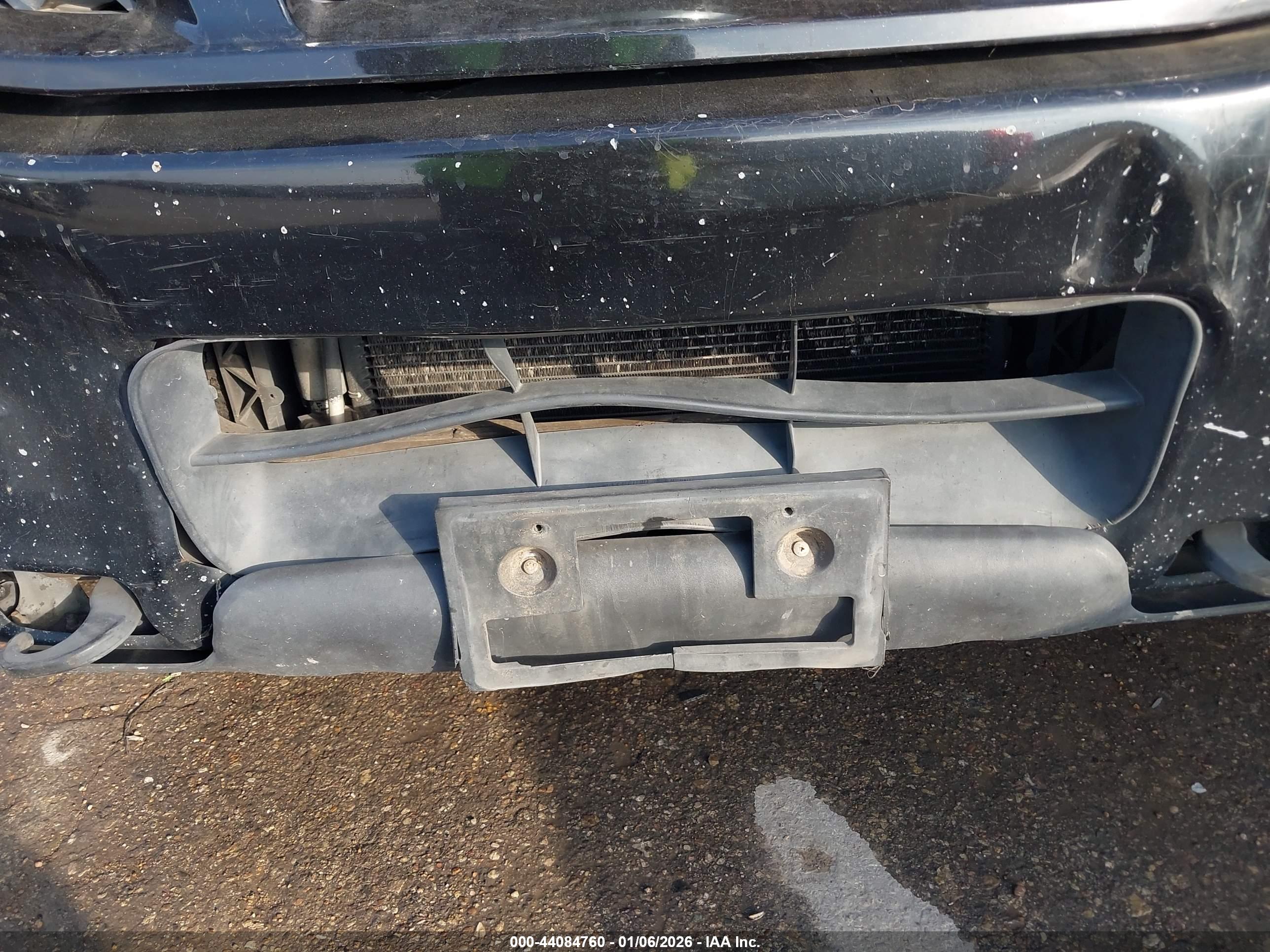 NISSAN TITAN image 6