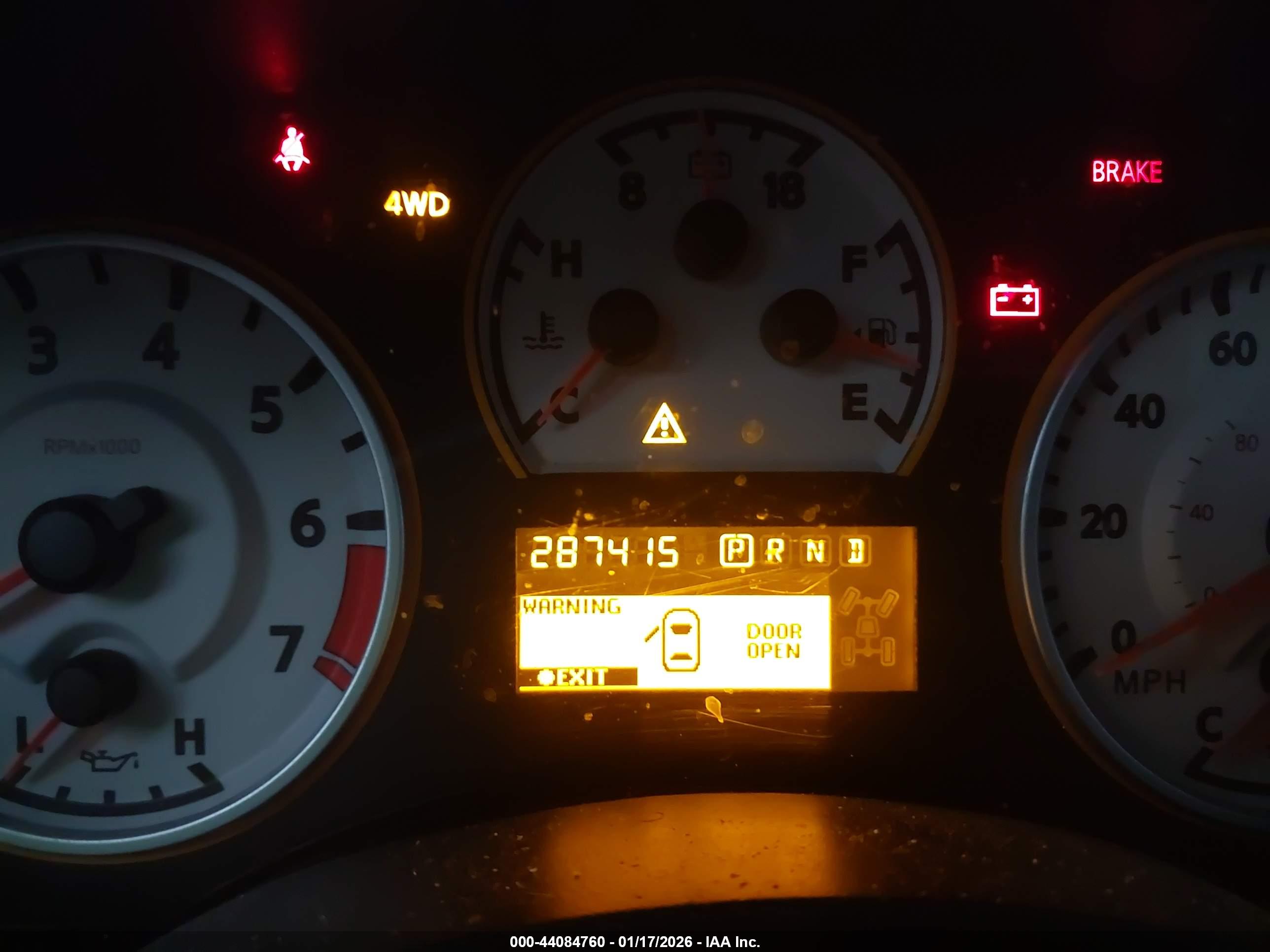 NISSAN TITAN image 7