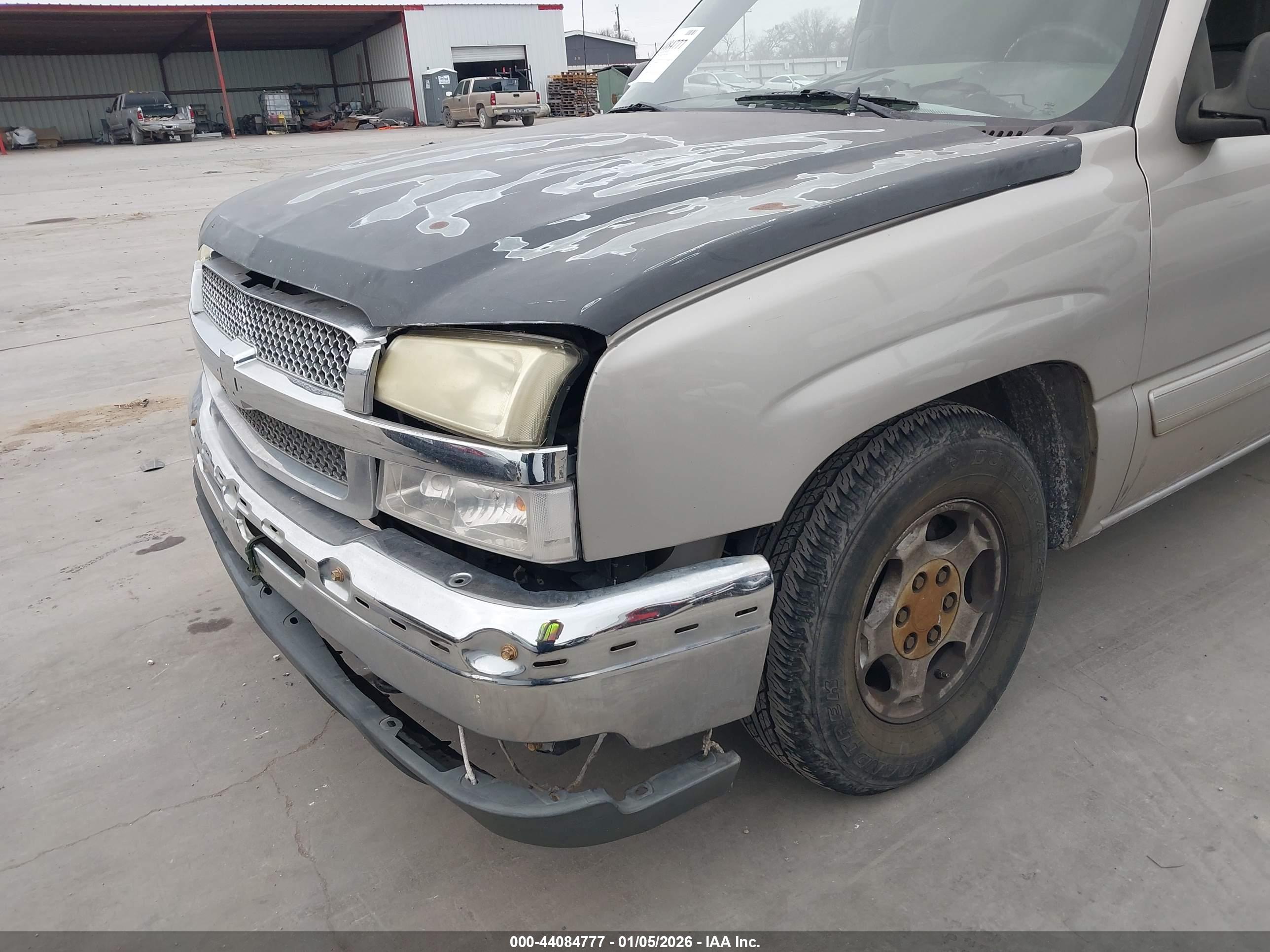 CHEVROLET SILVERADO image 6