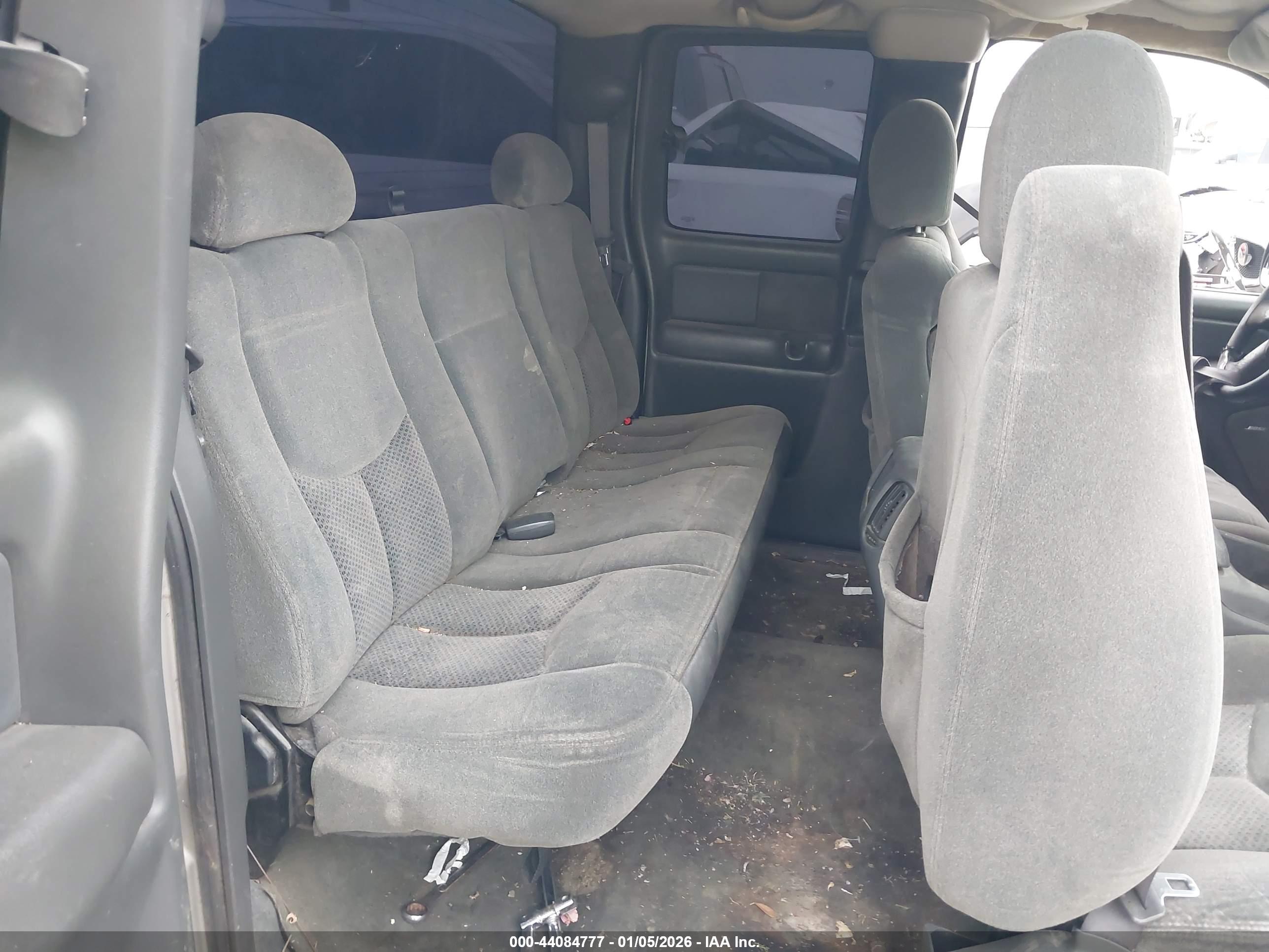 CHEVROLET SILVERADO image 8