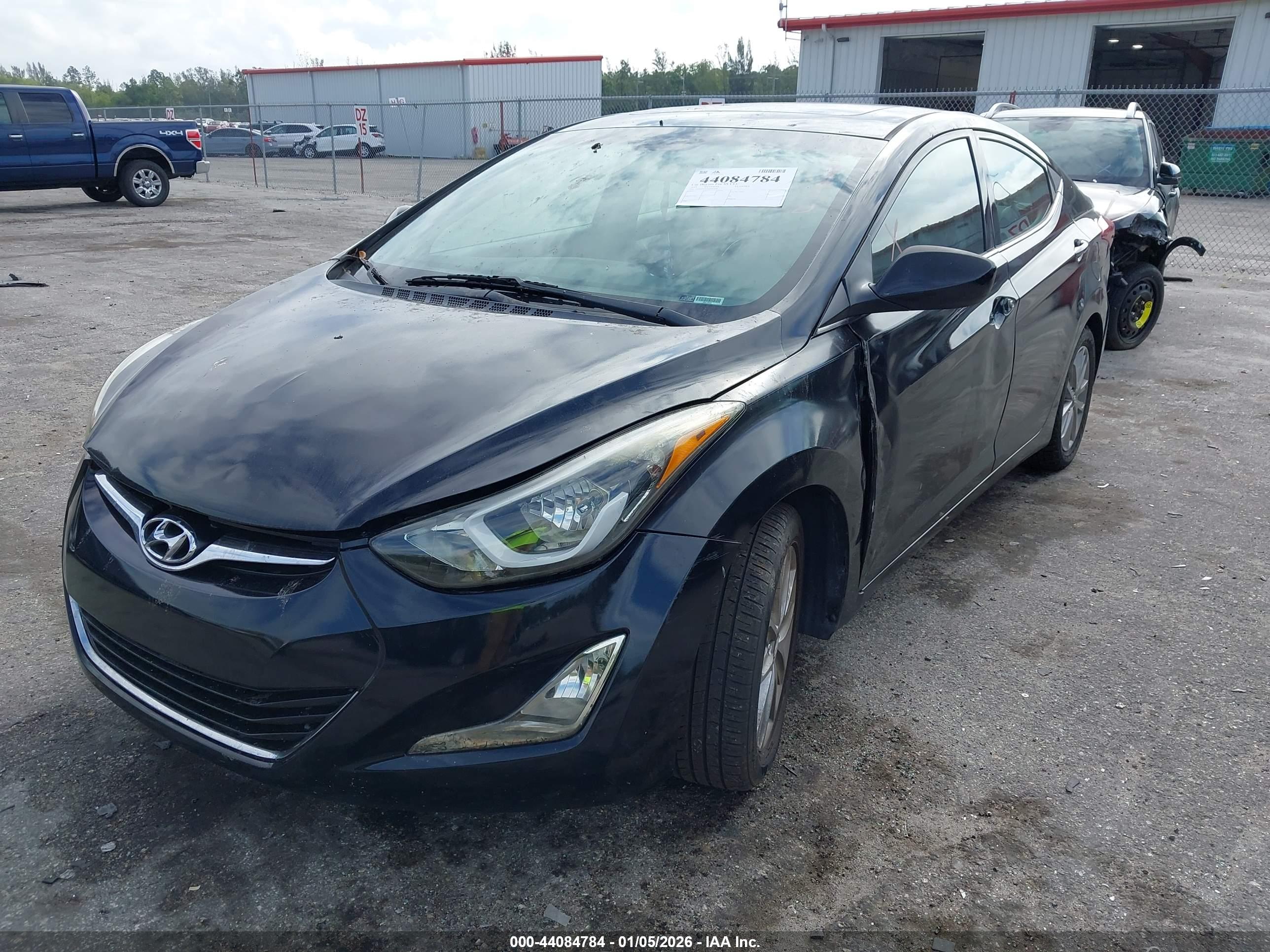 HYUNDAI ELANTRA image 2