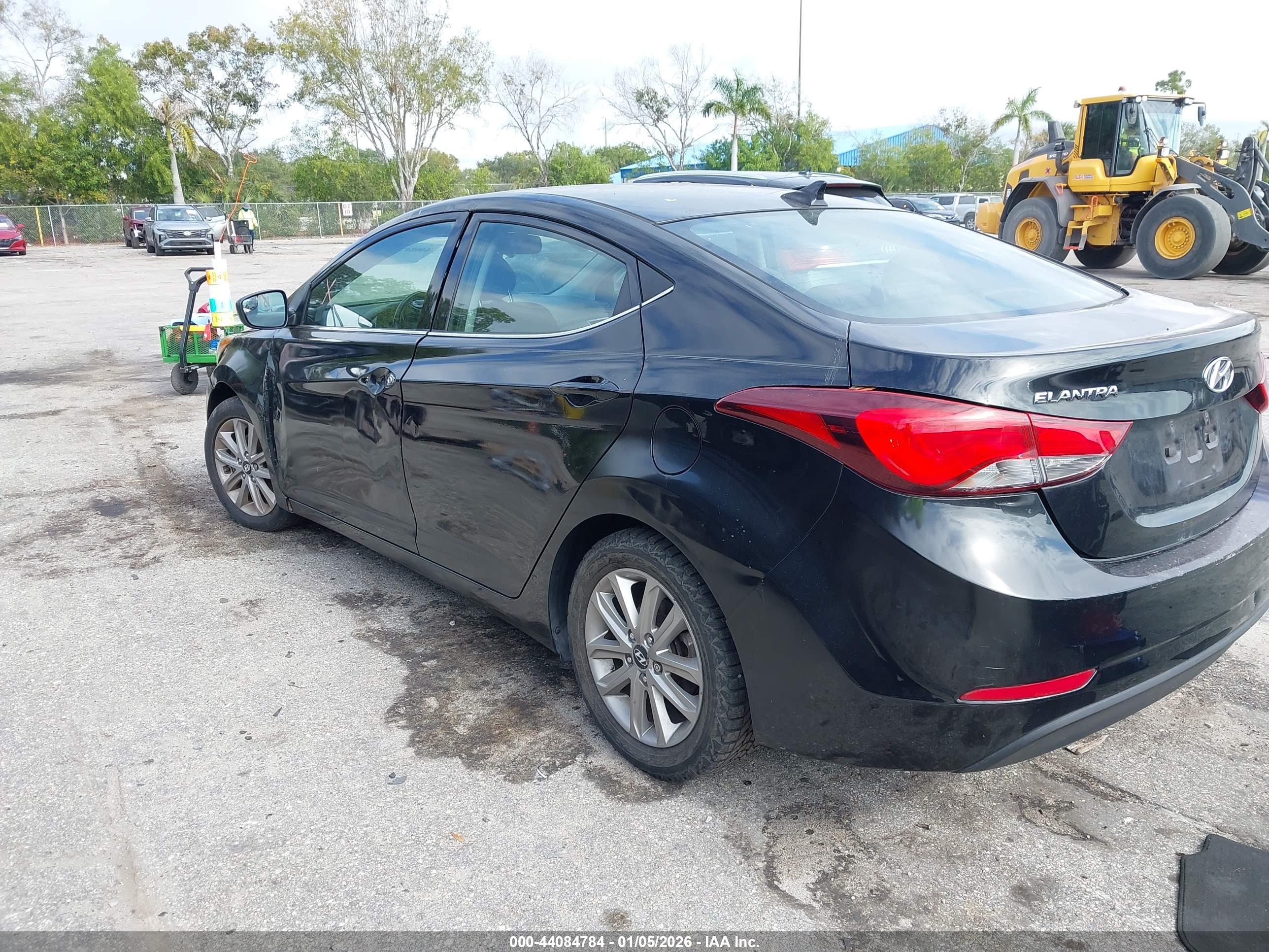 HYUNDAI ELANTRA image 3