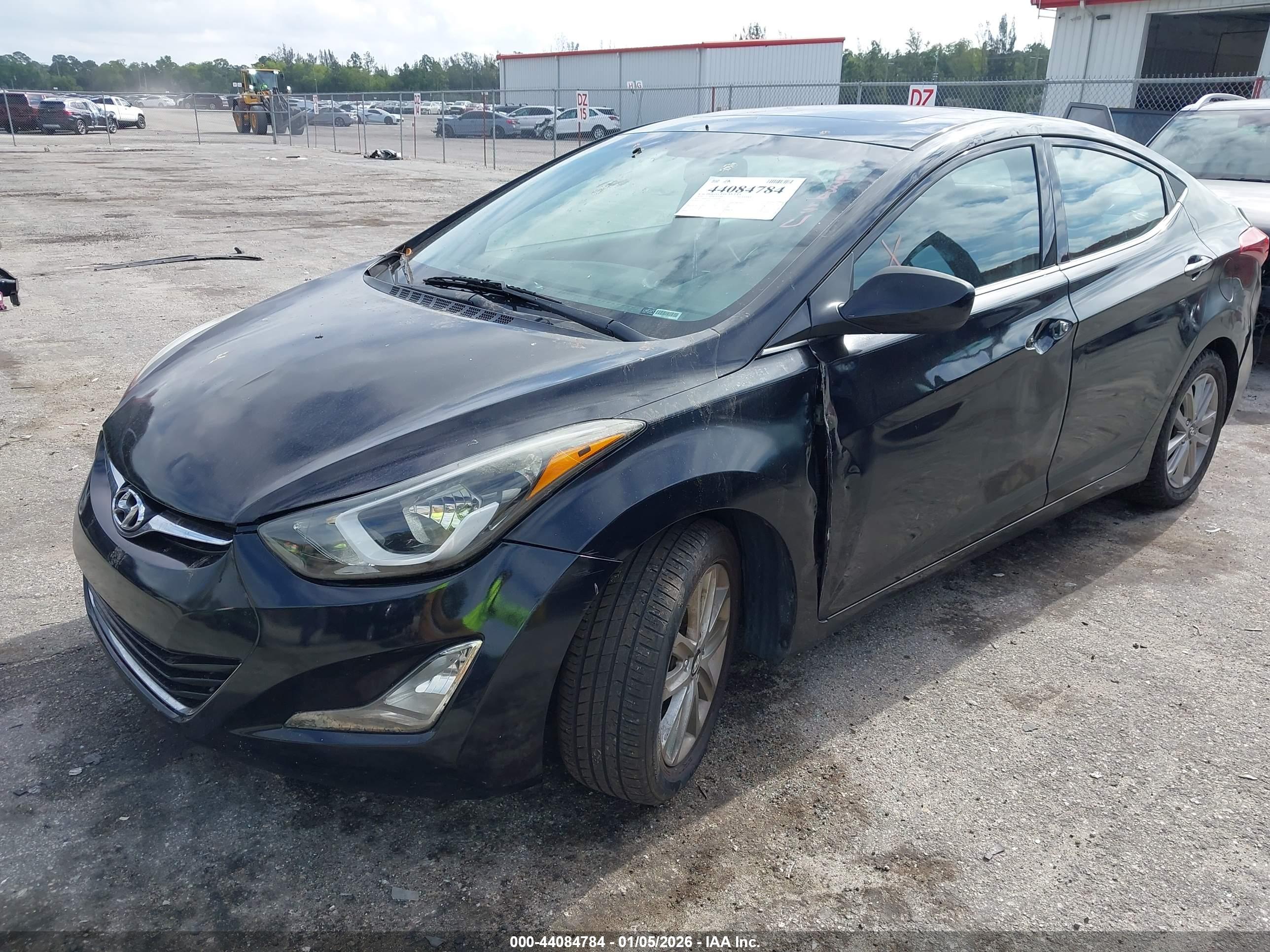 HYUNDAI ELANTRA image 6