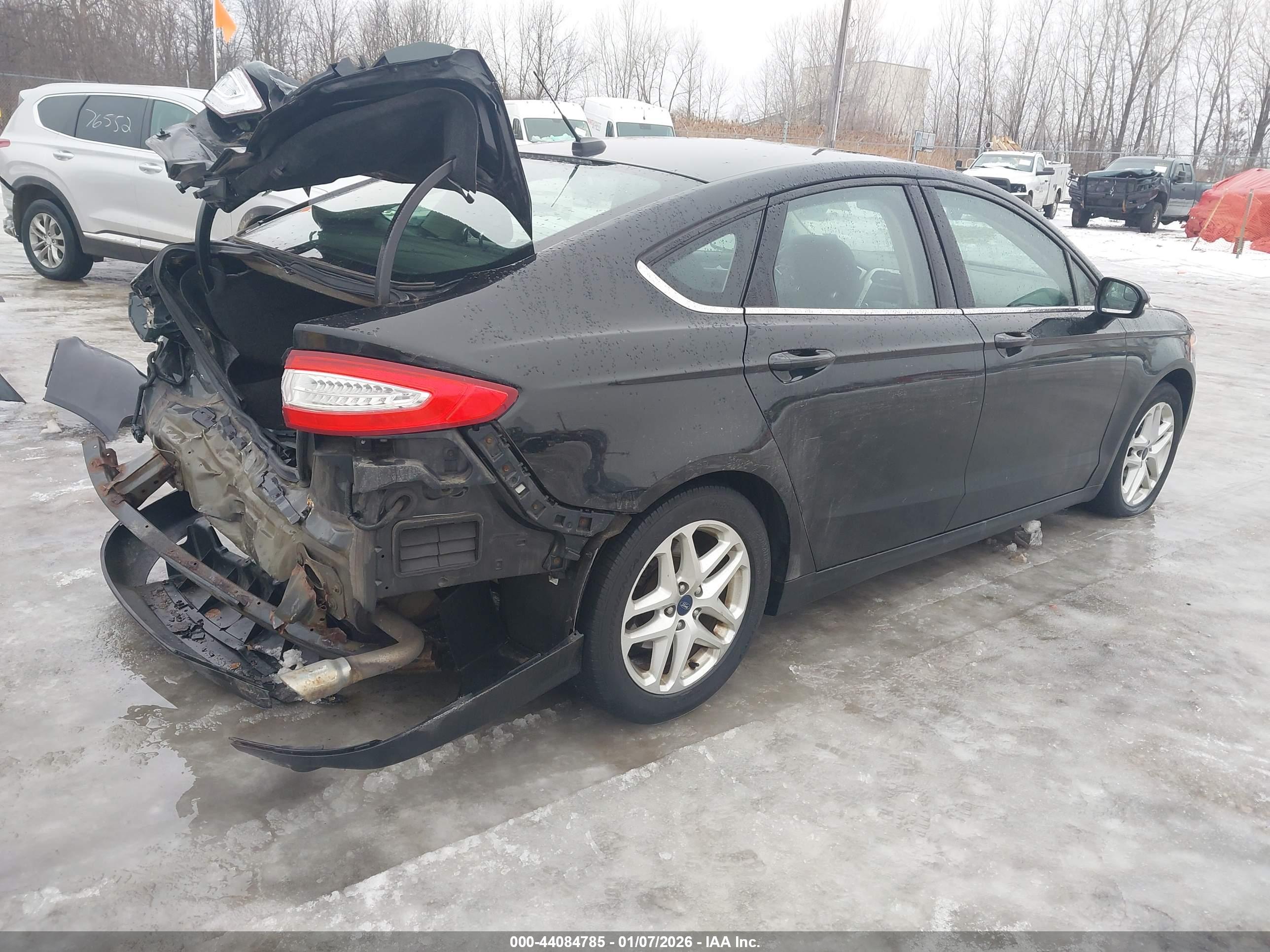 FORD FUSION image 4