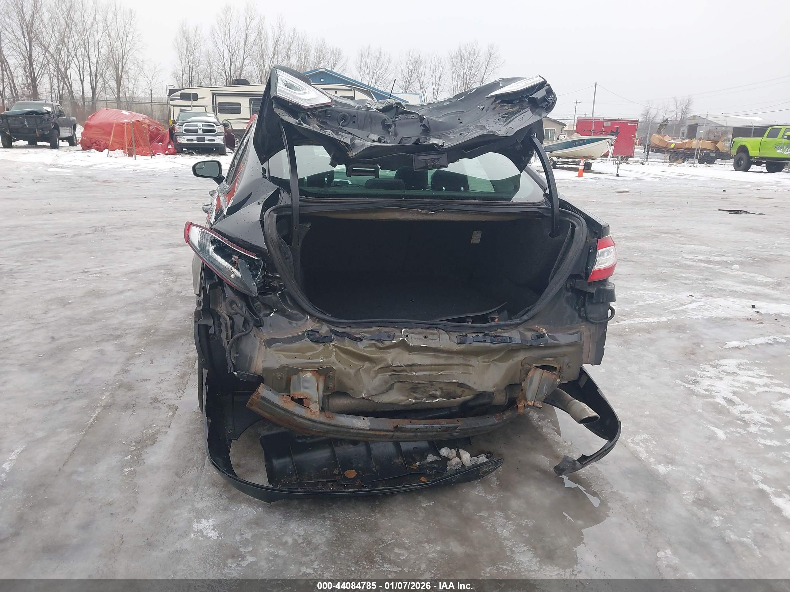 FORD FUSION image 6