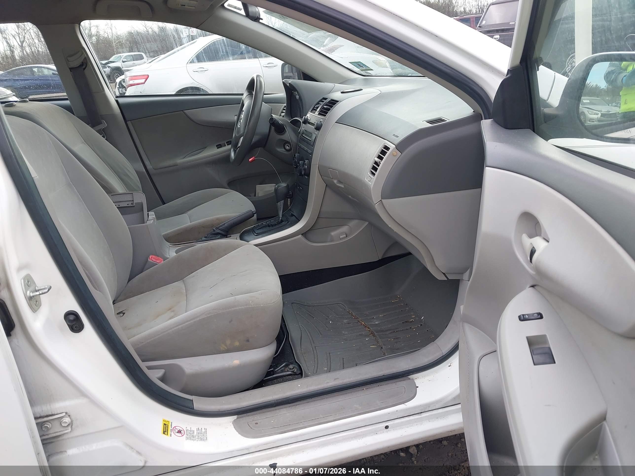 TOYOTA COROLLA image 5
