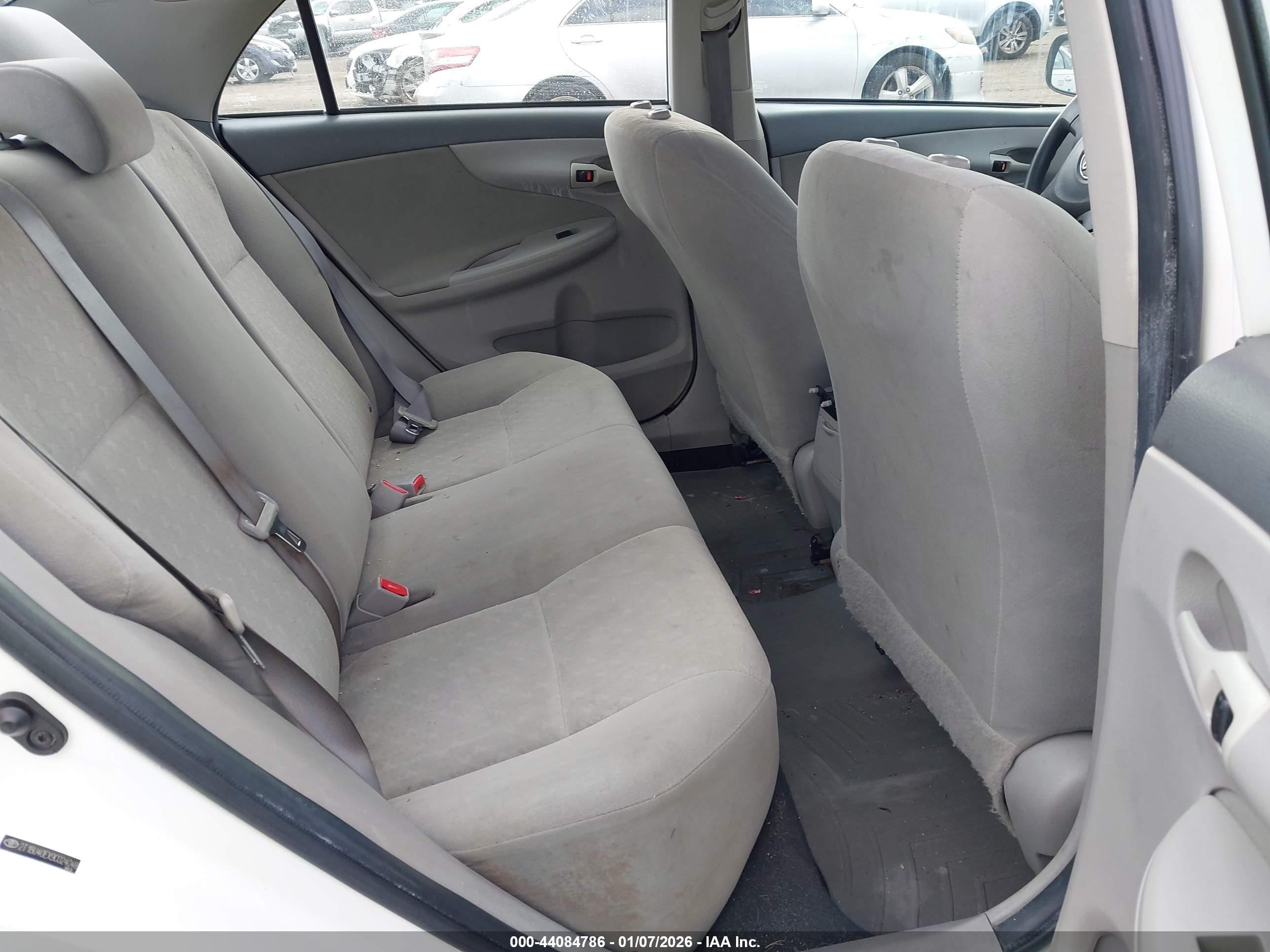 TOYOTA COROLLA image 8