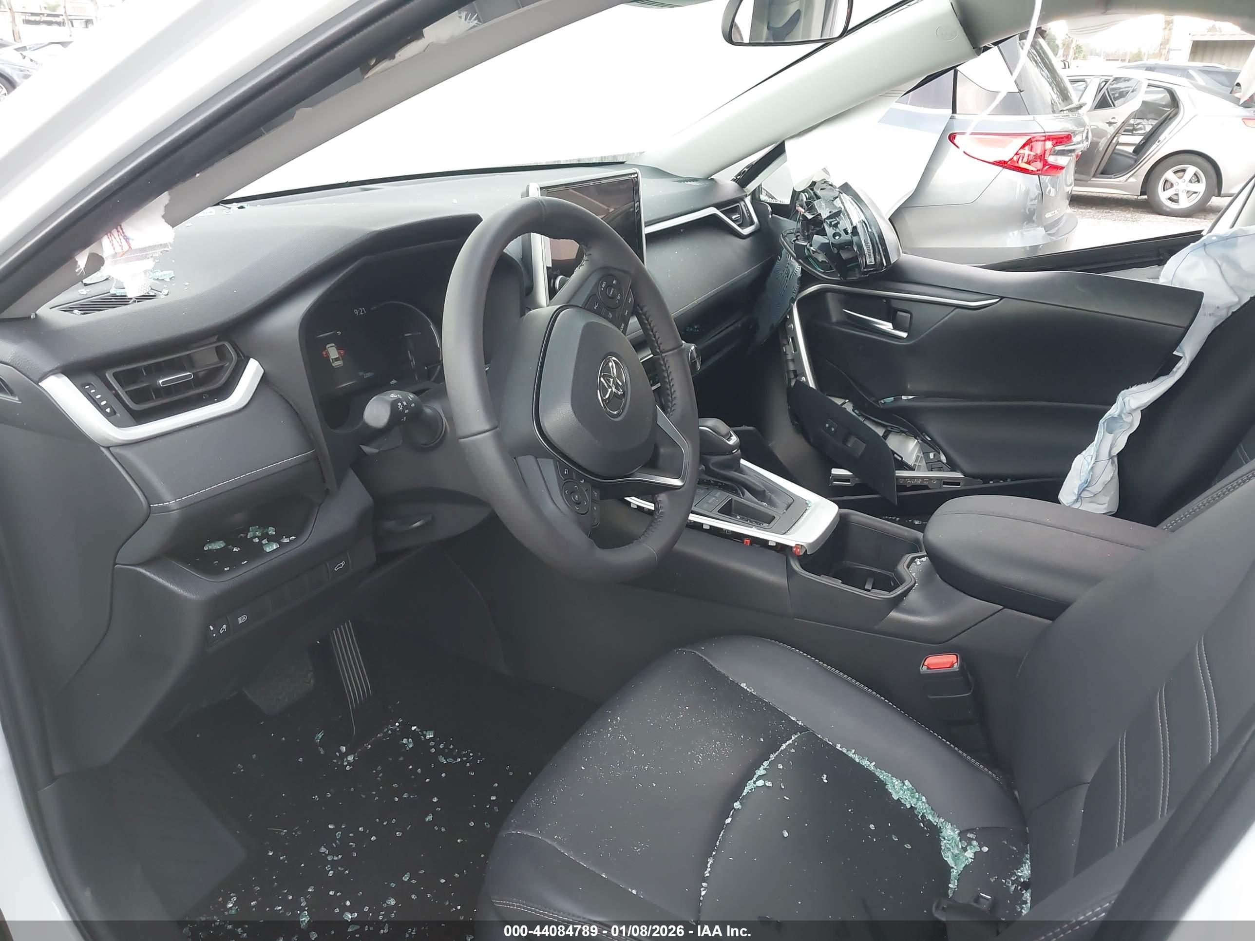 TOYOTA RAV4 image 5
