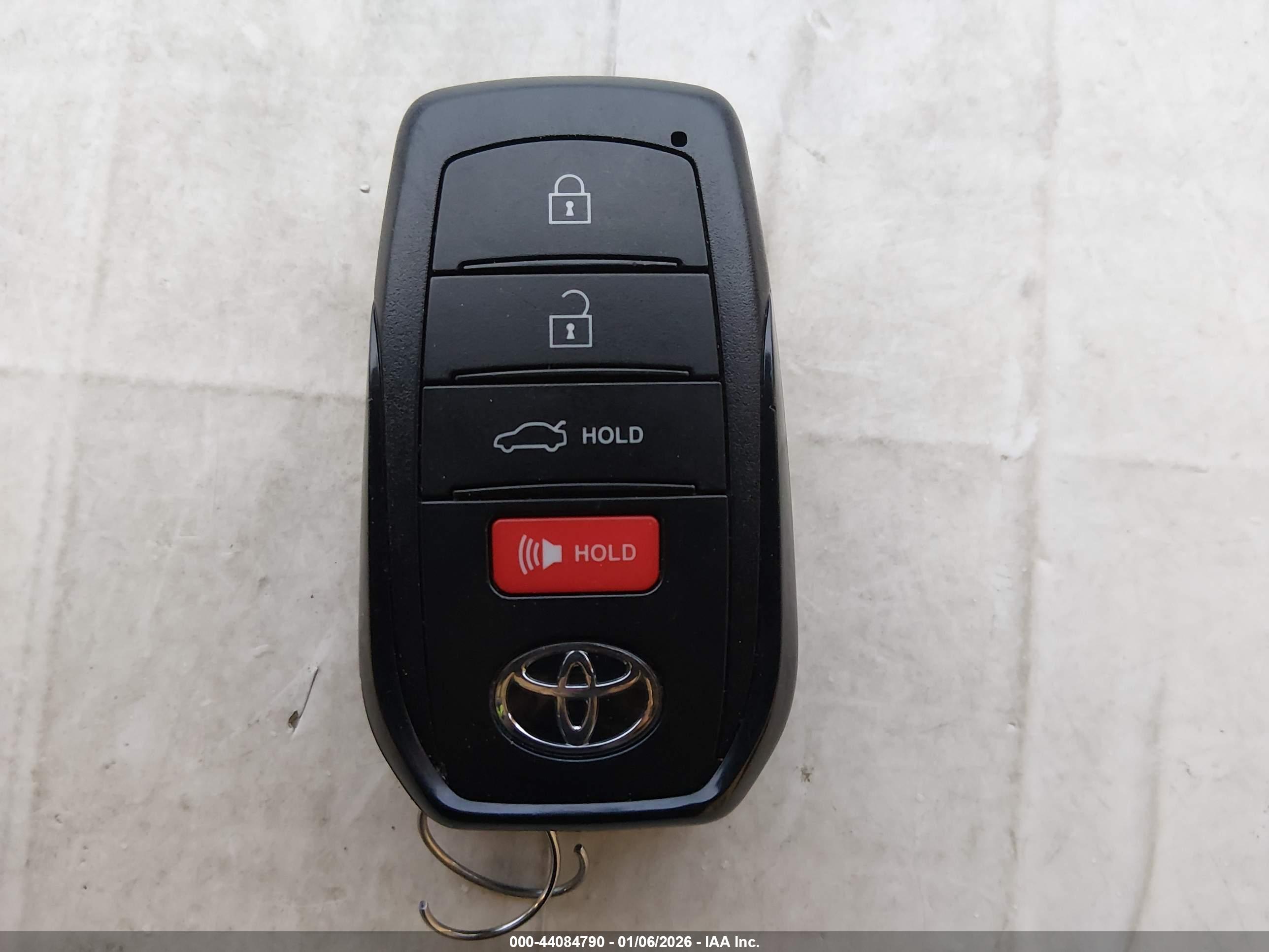 TOYOTA CAMRY image 11