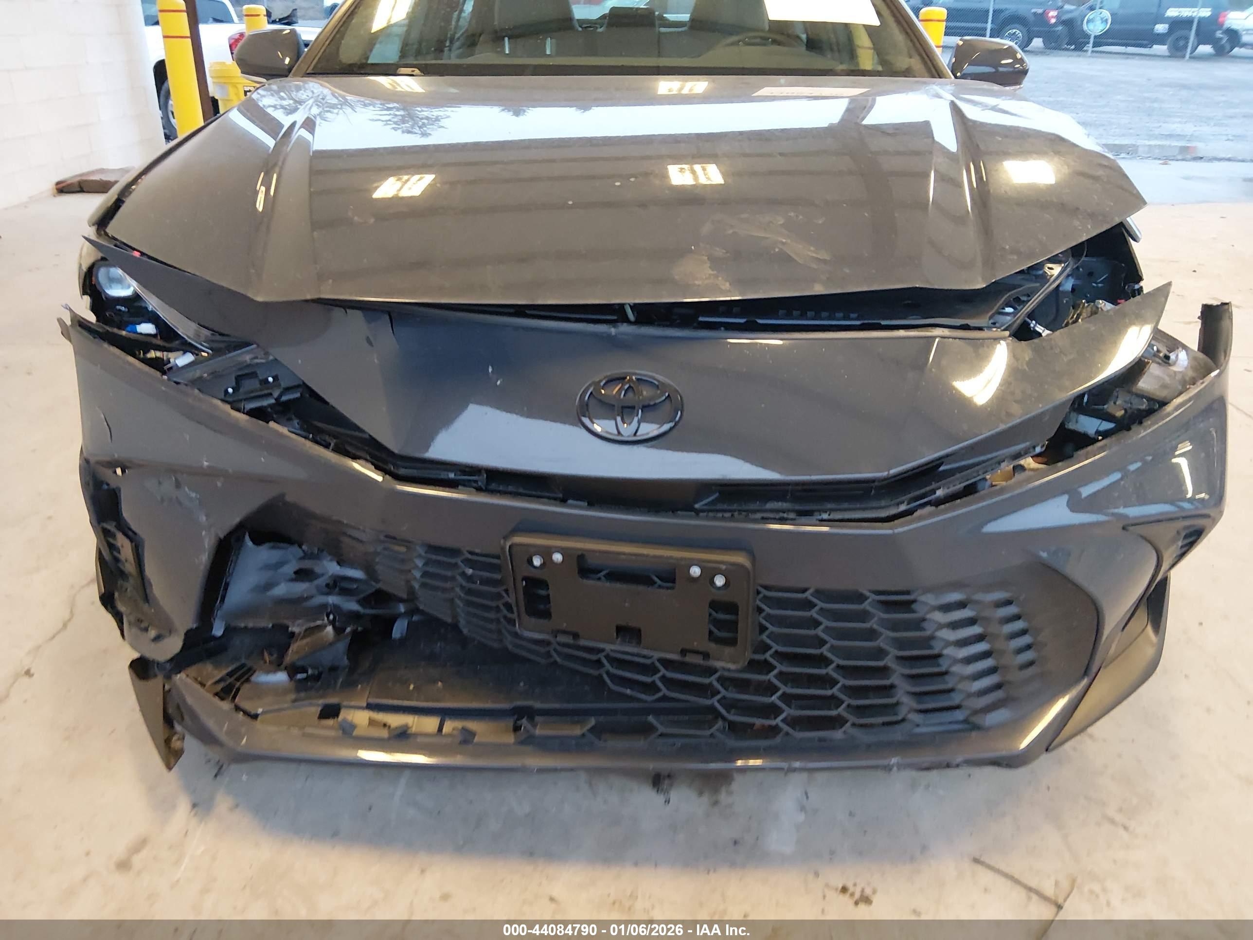 TOYOTA CAMRY image 6