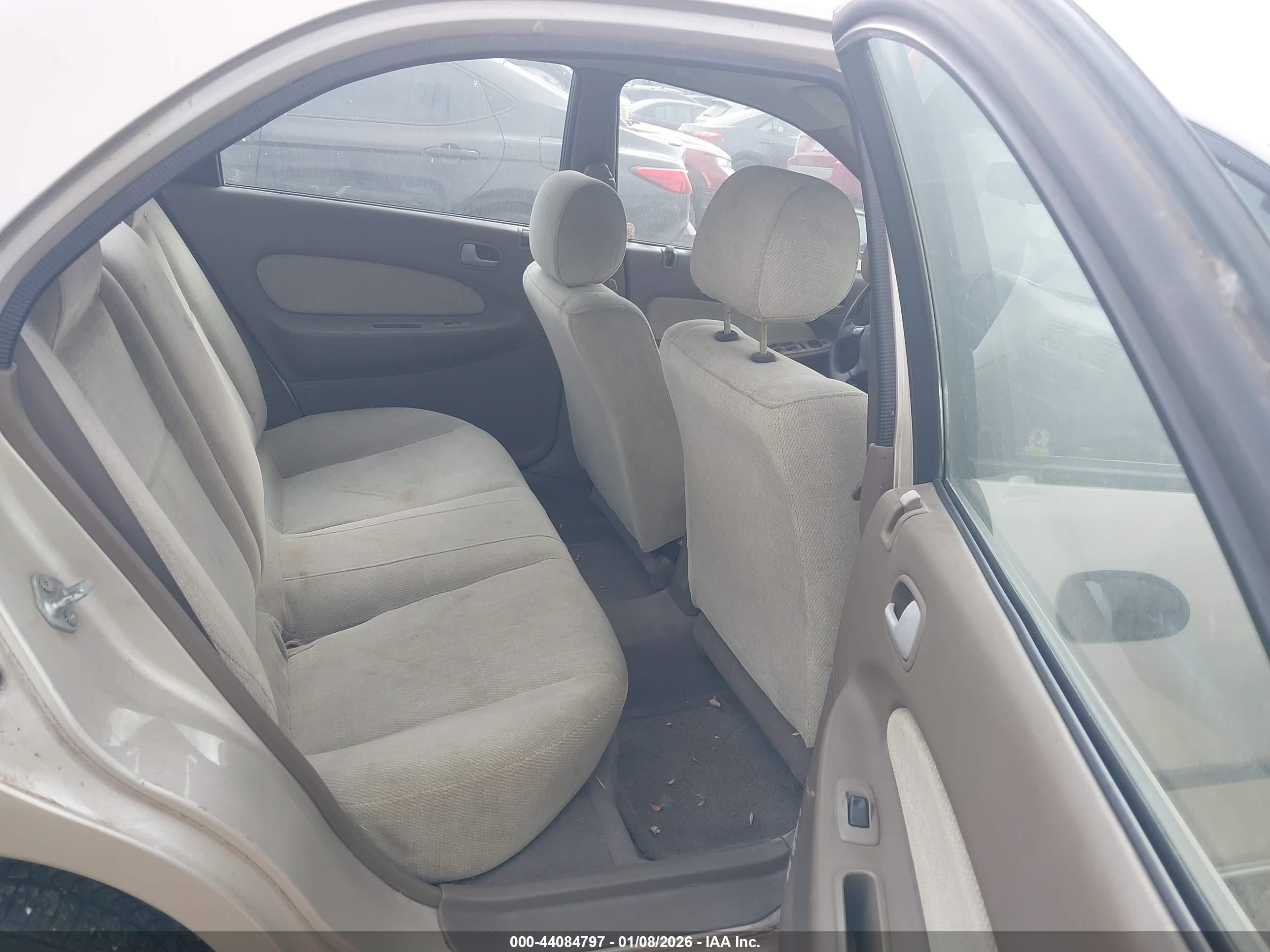 MAZDA PROTEGE image 8