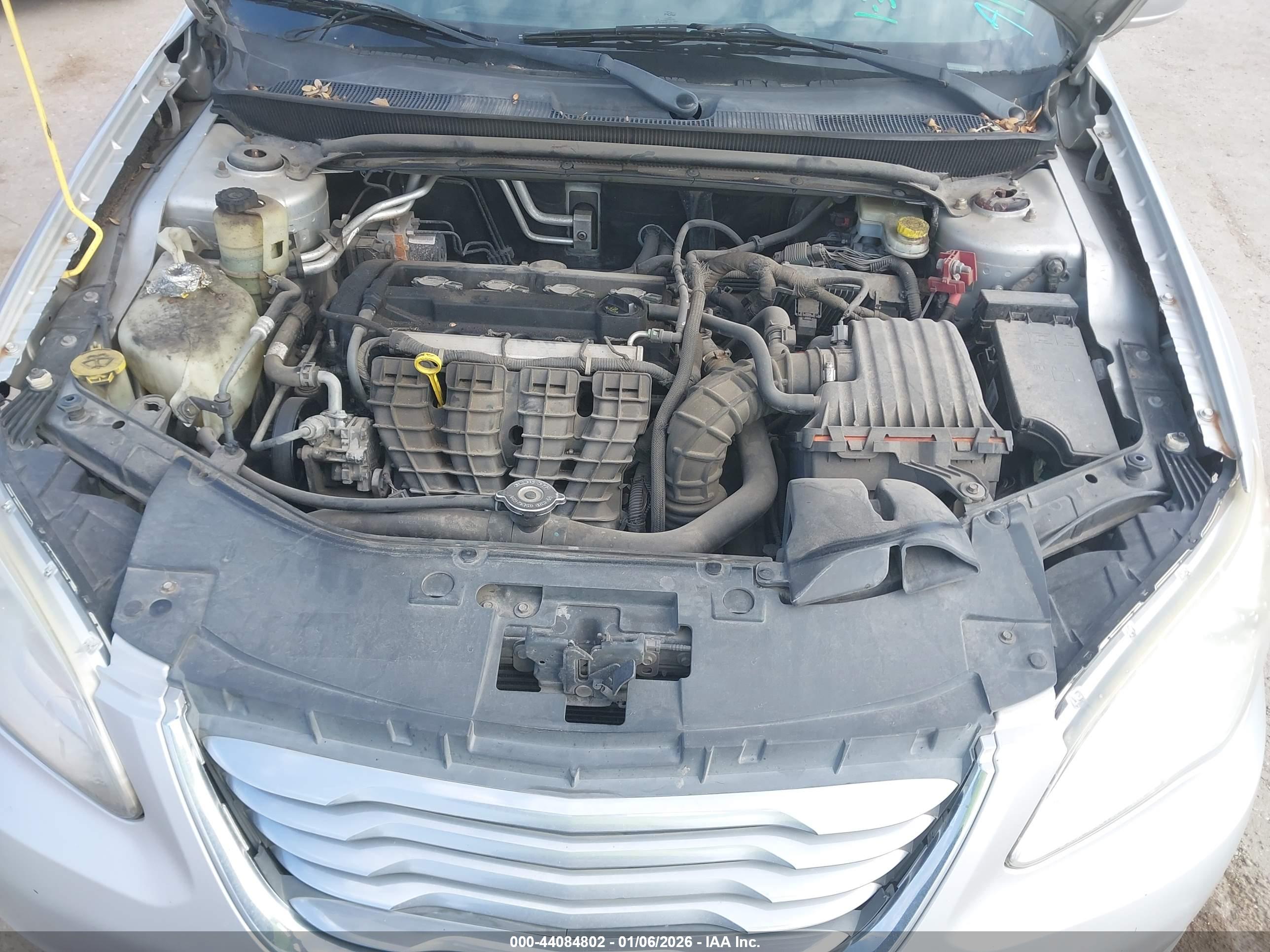 CHRYSLER 200 image 10