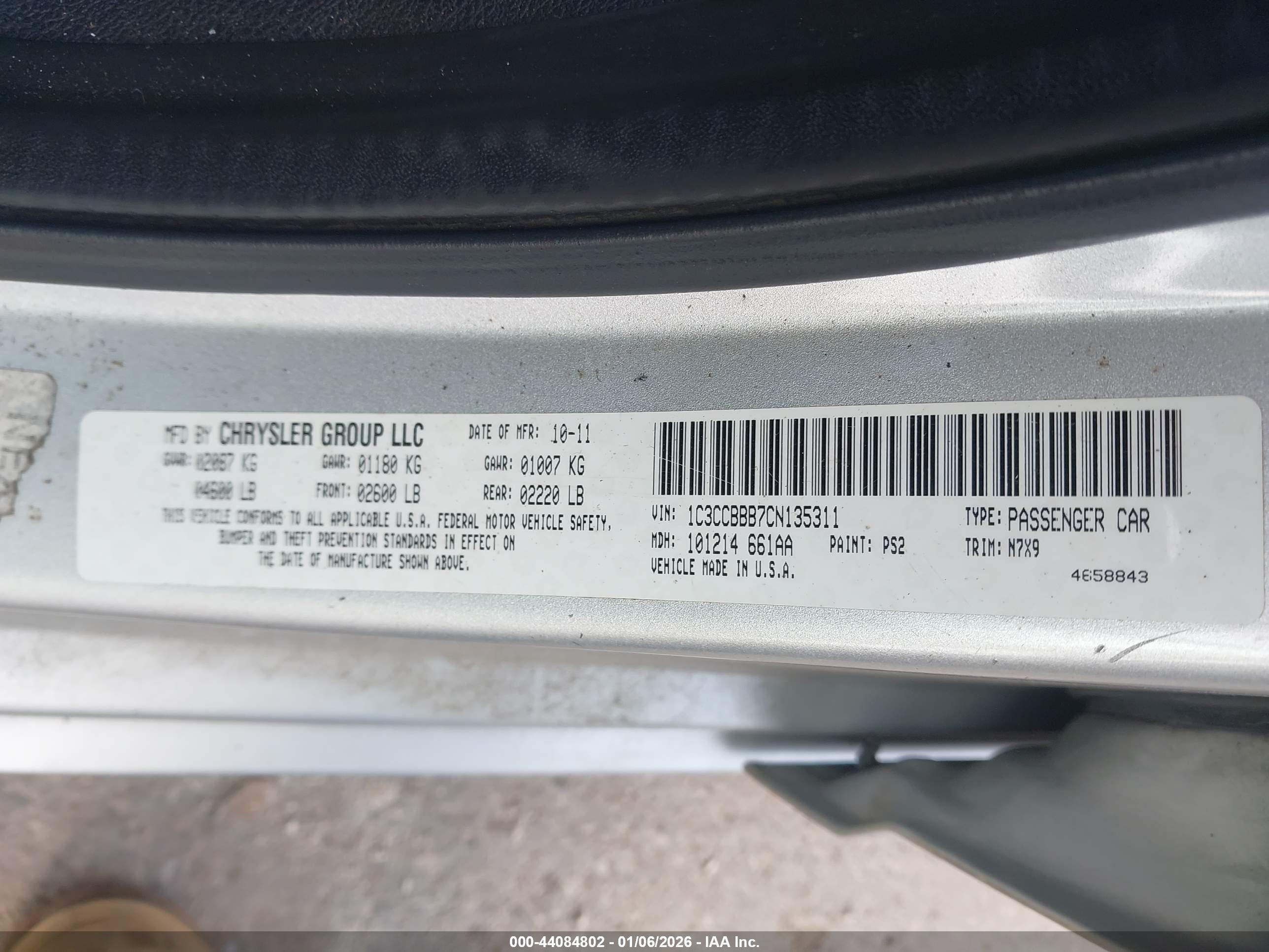 CHRYSLER 200 image 9