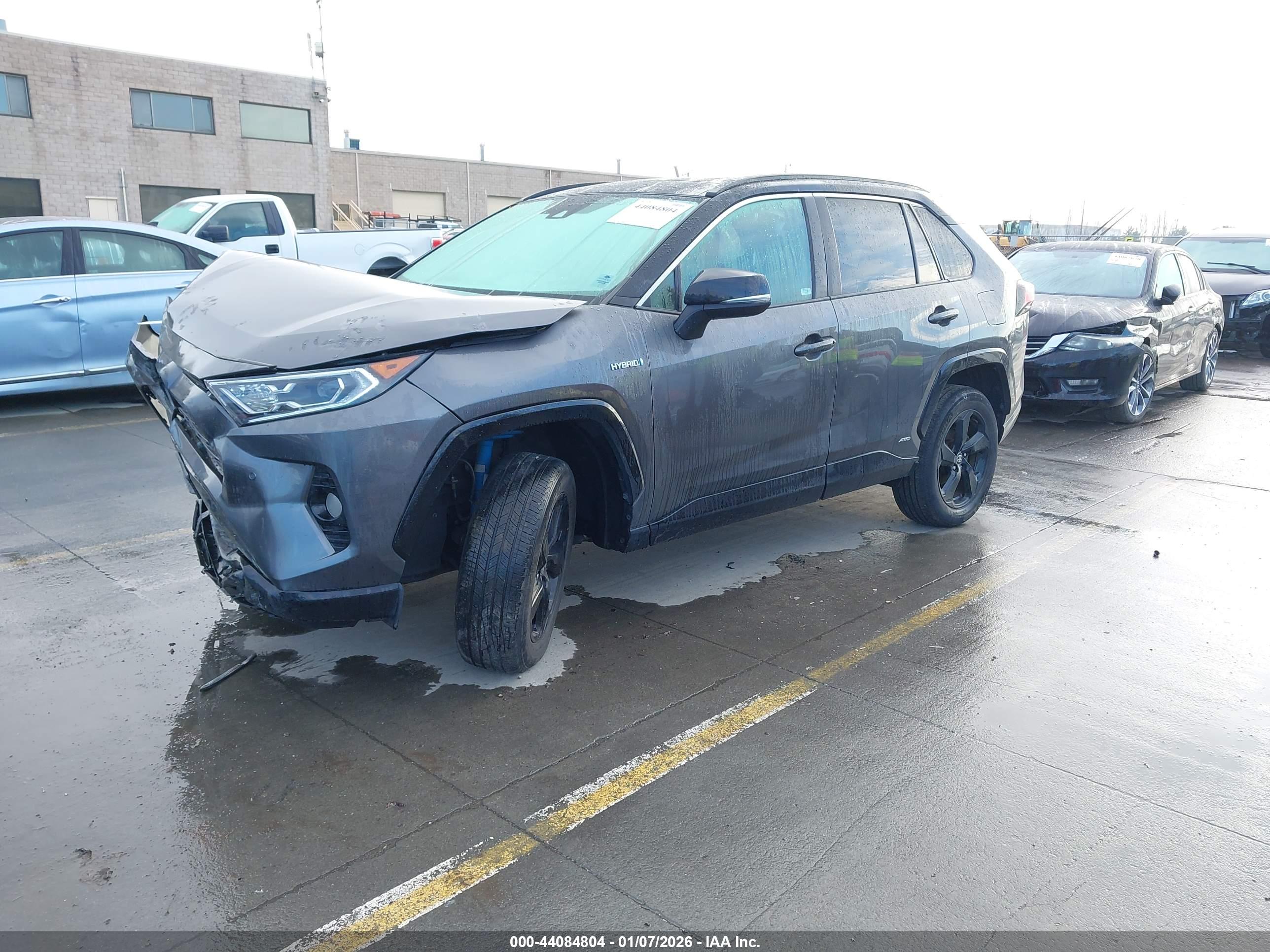 TOYOTA RAV4 image 2
