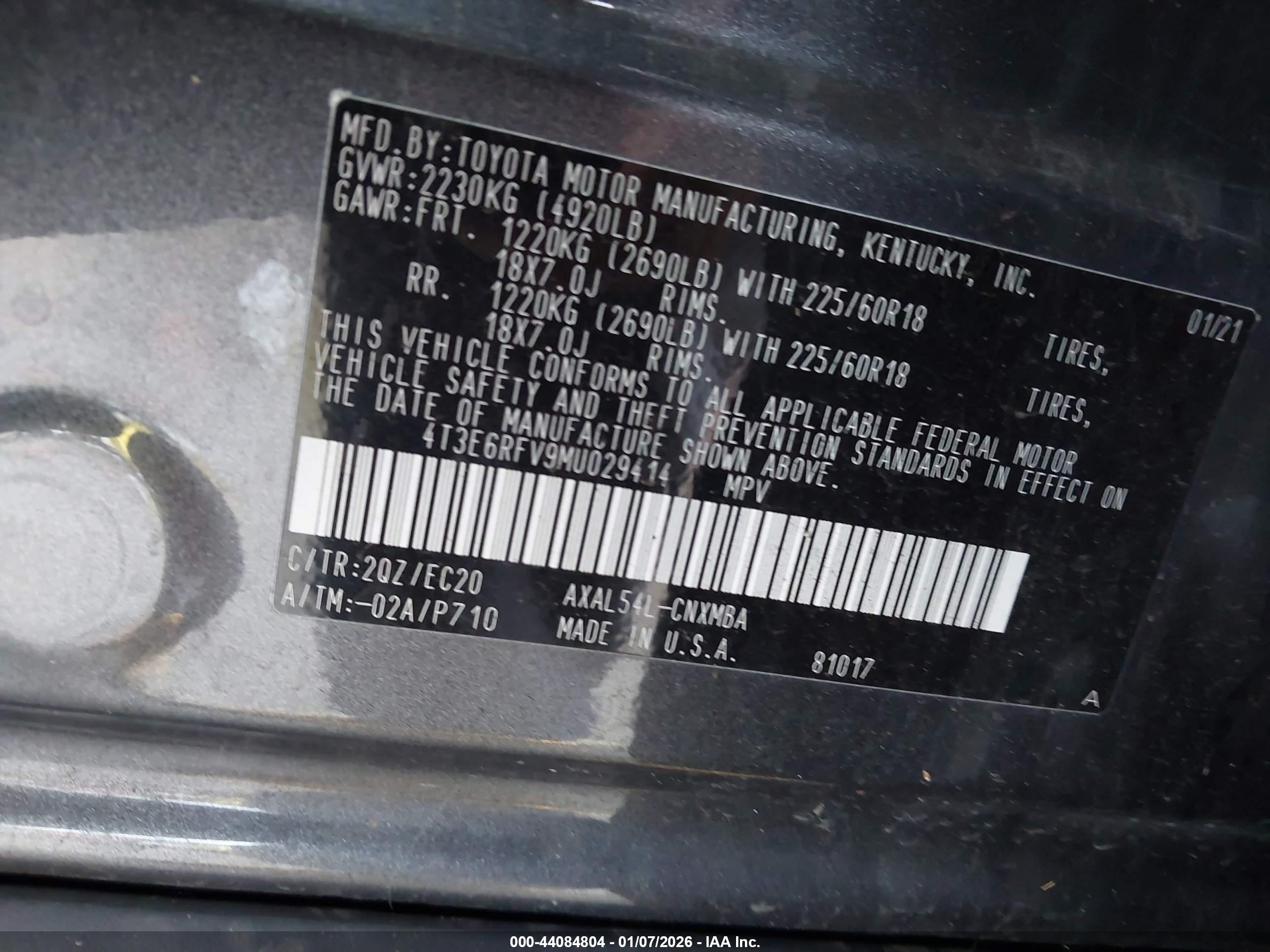 TOYOTA RAV4 image 9
