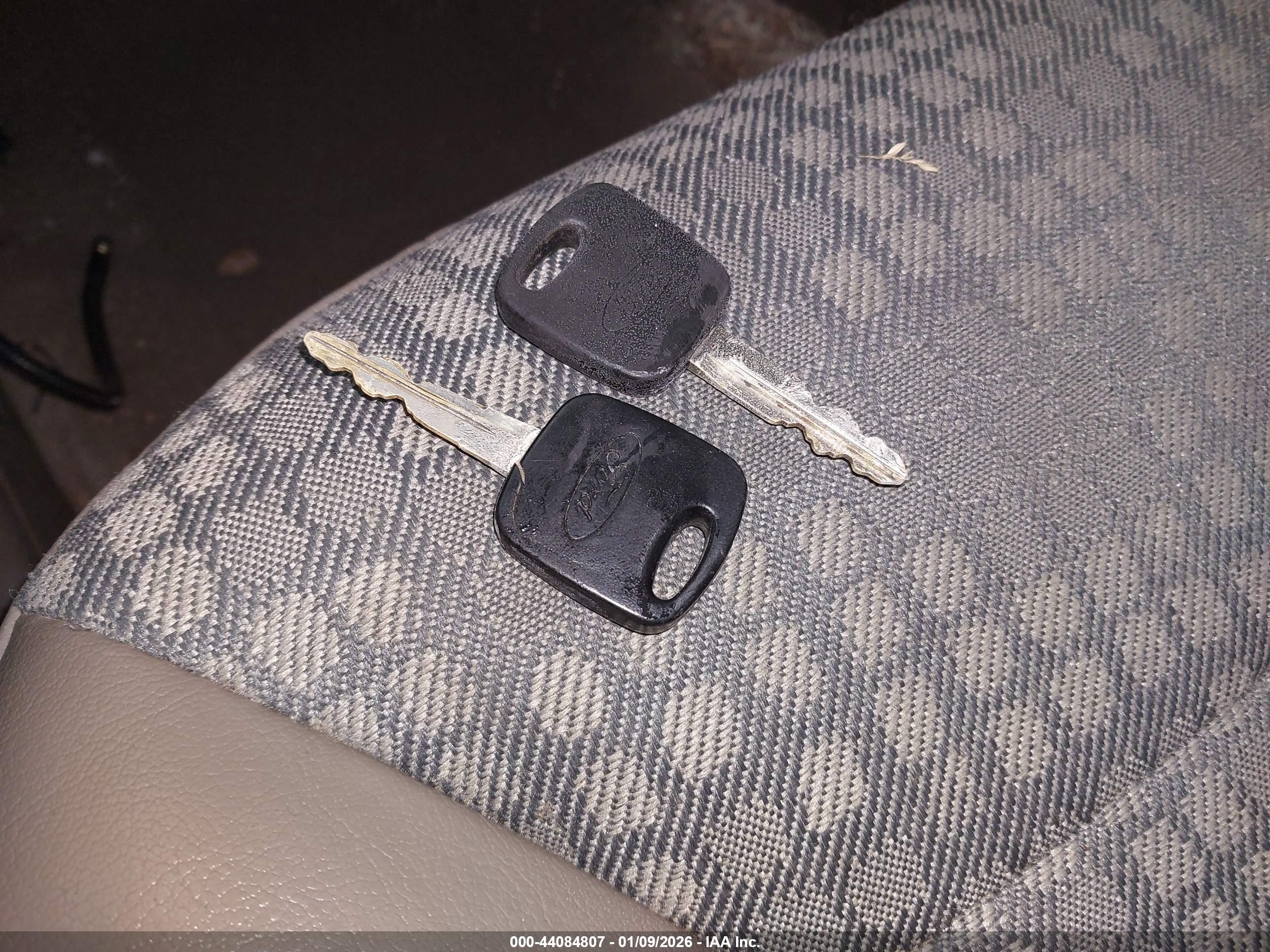 FORD ESCAPE image 11