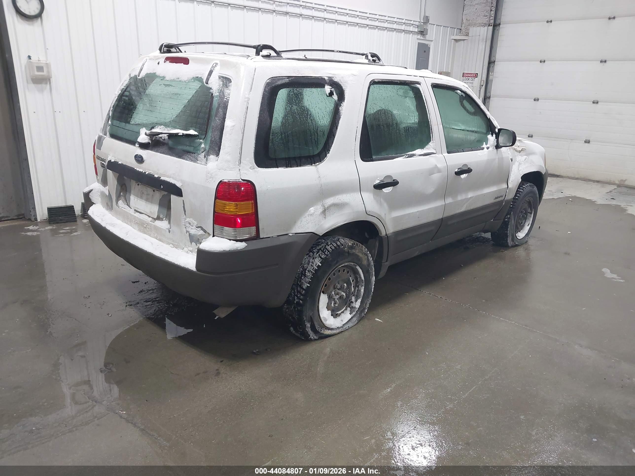 FORD ESCAPE image 4