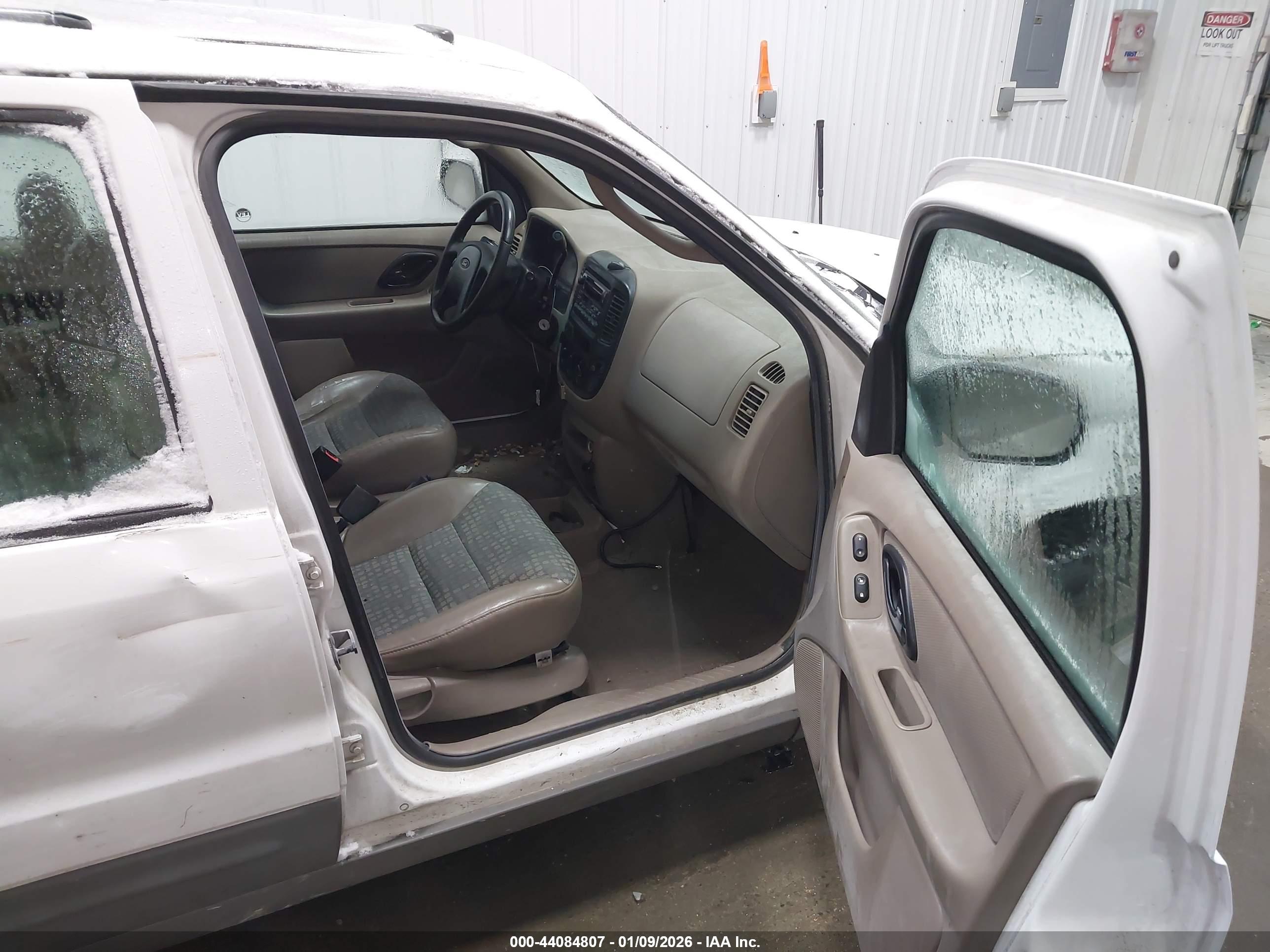 FORD ESCAPE image 5