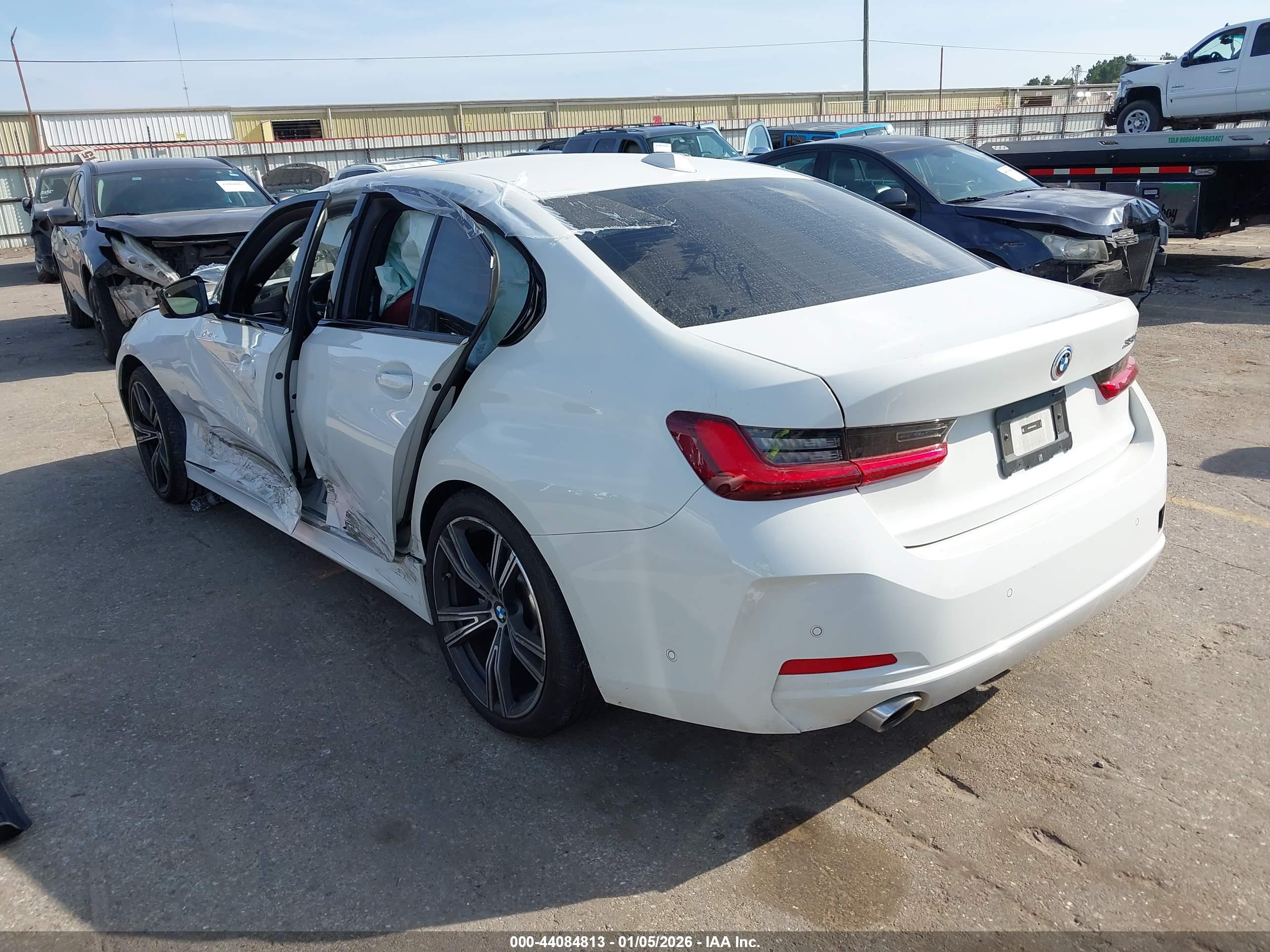 BMW 330I image 3