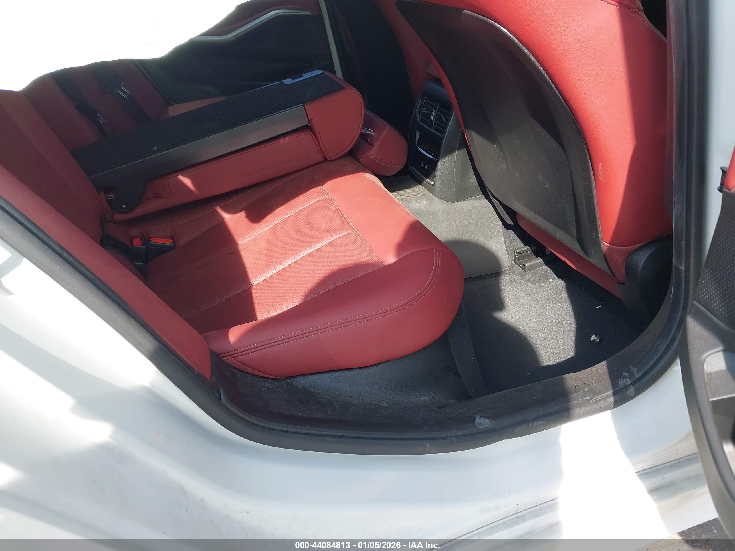 BMW 330I image 8