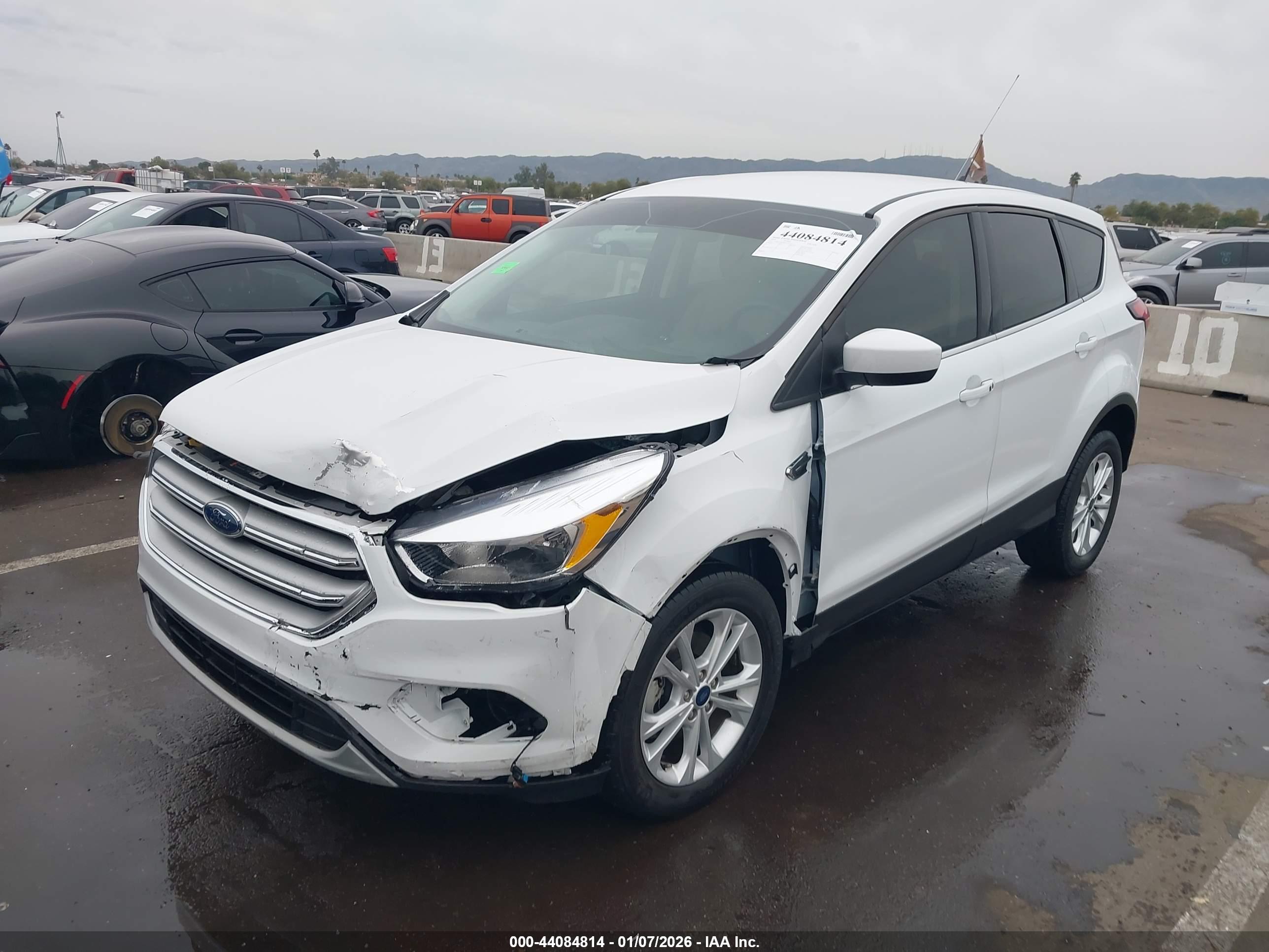 FORD ESCAPE image 2