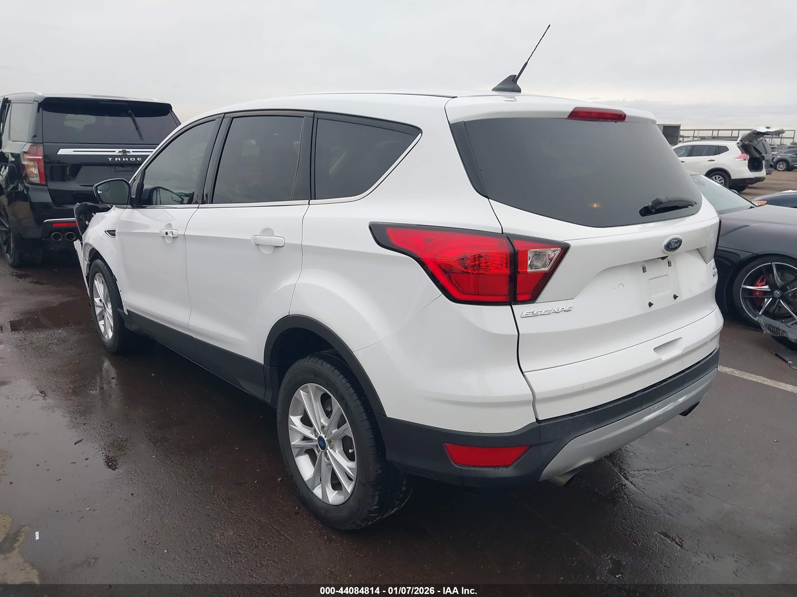 FORD ESCAPE image 3