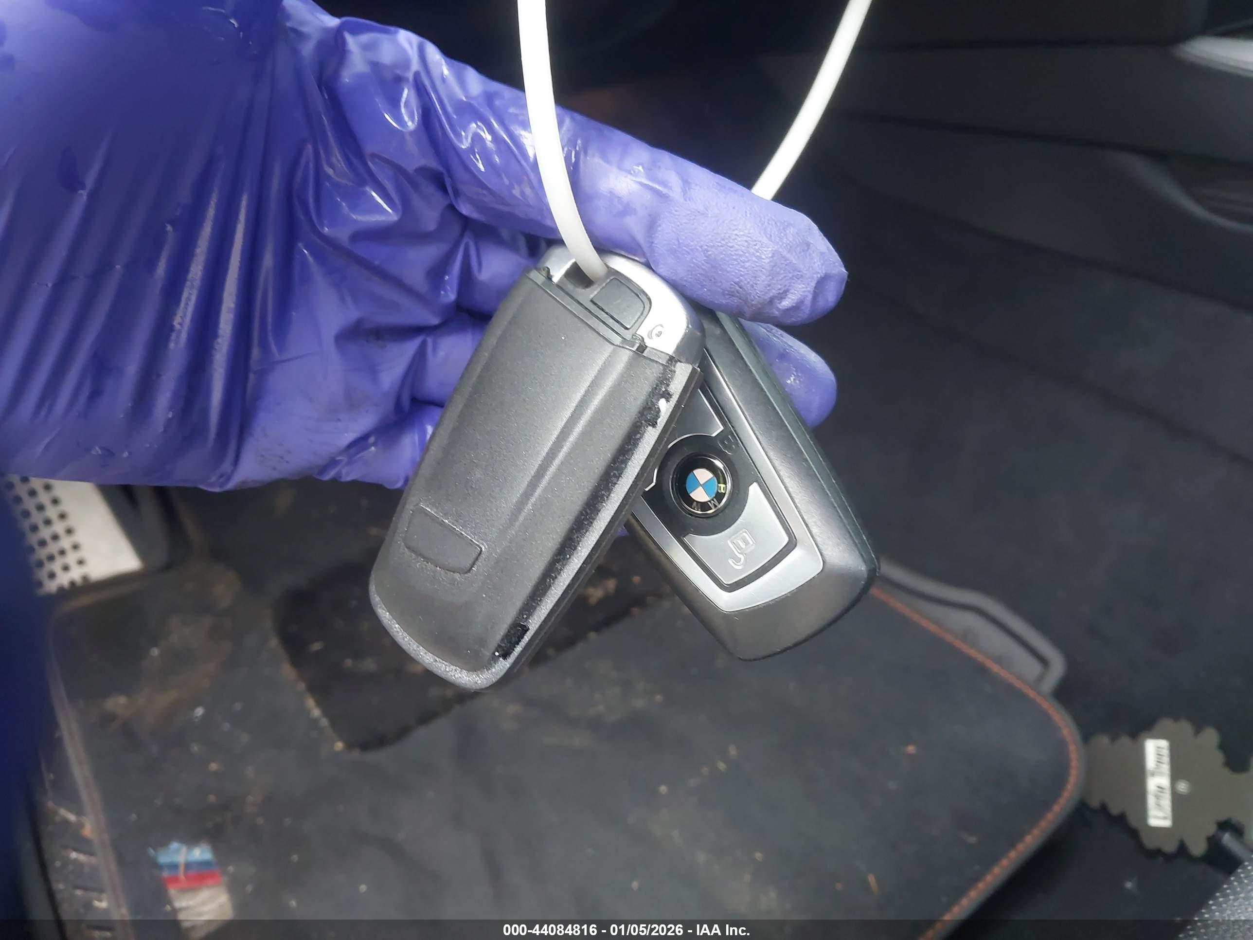 BMW 750LI image 11