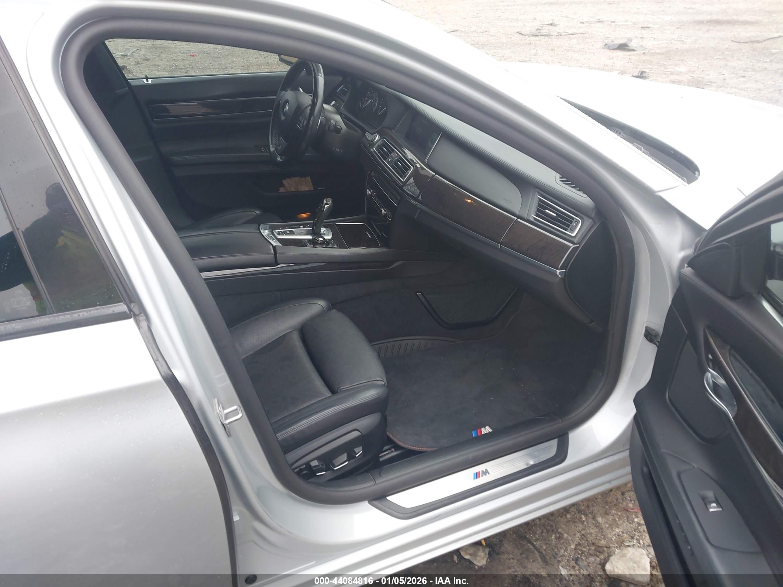 BMW 750LI image 5