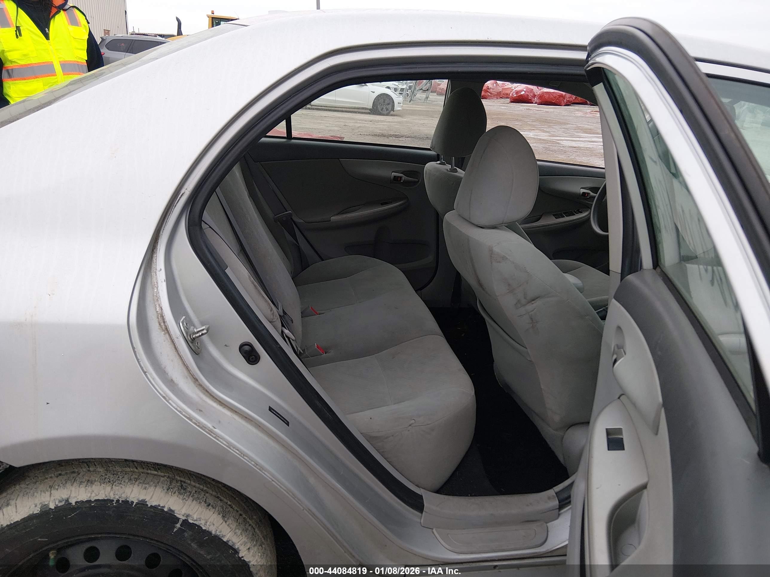 TOYOTA COROLLA image 8