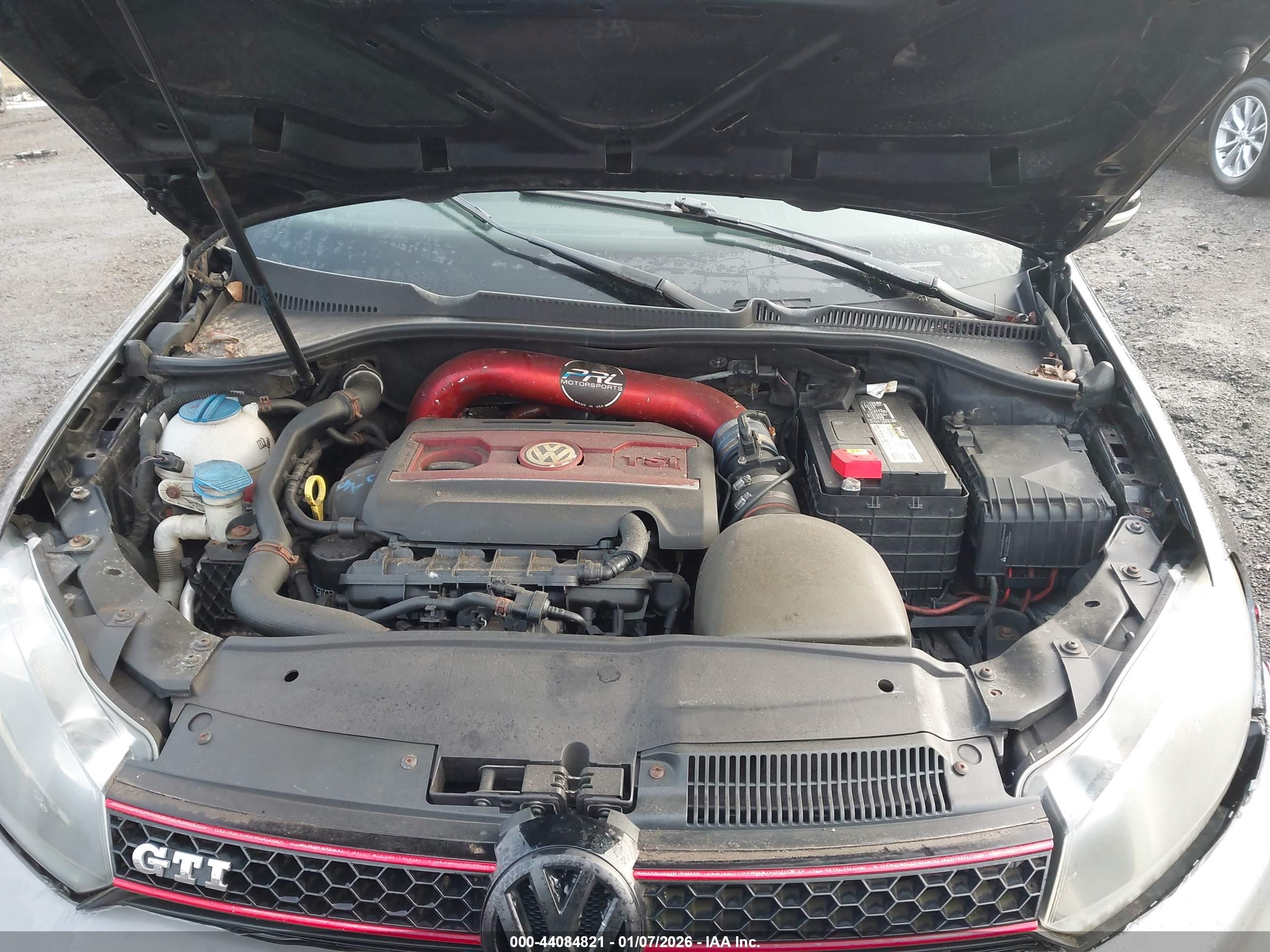 VOLKSWAGEN GTI image 10