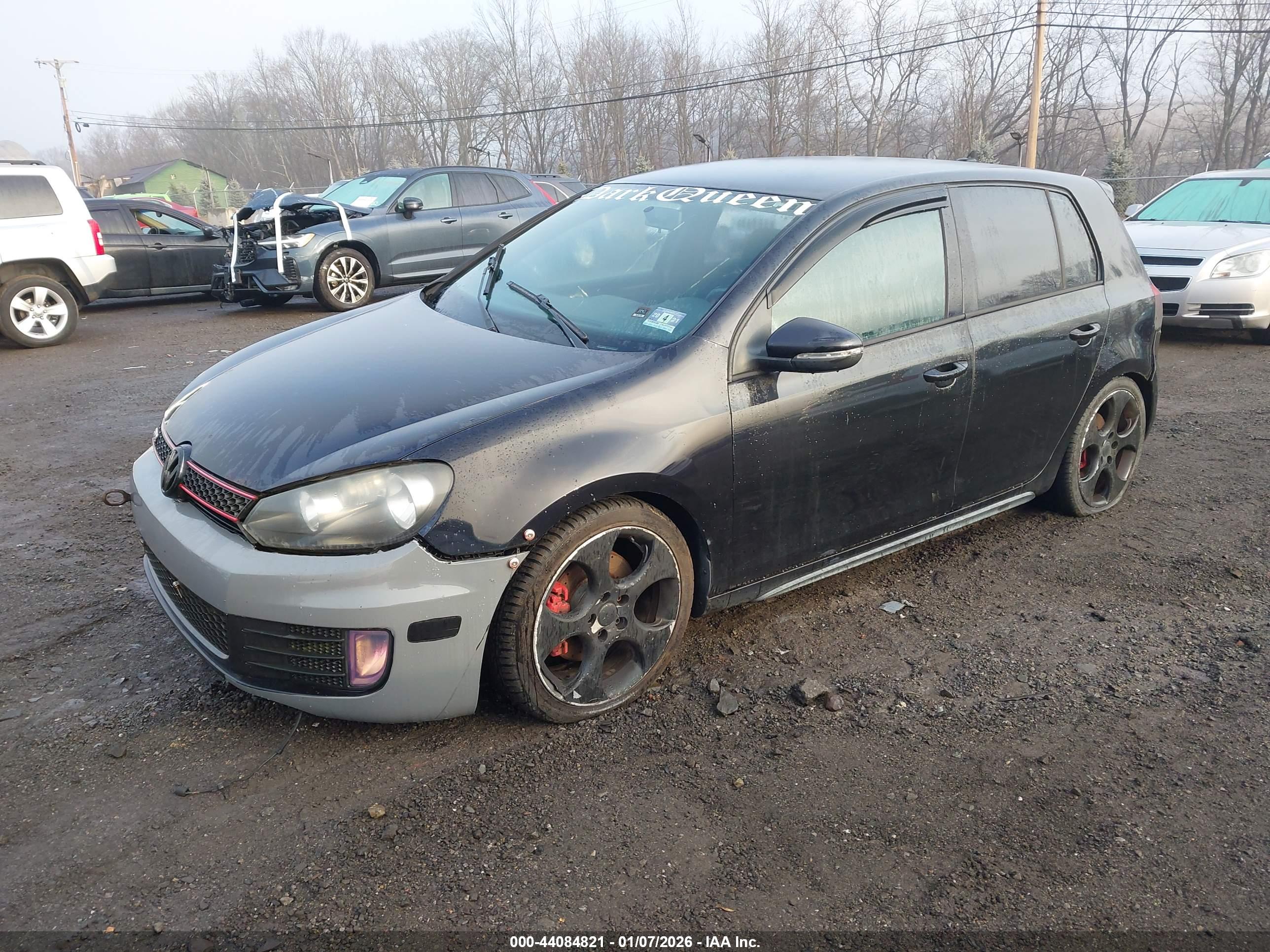 VOLKSWAGEN GTI image 2