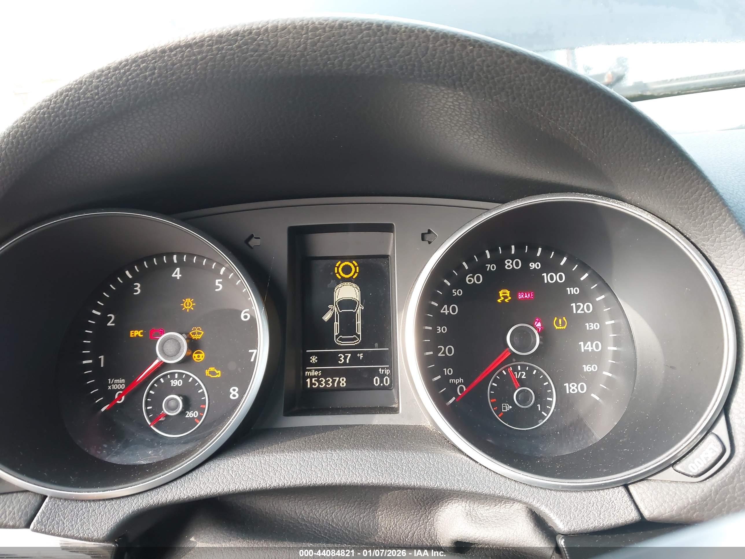 VOLKSWAGEN GTI image 7